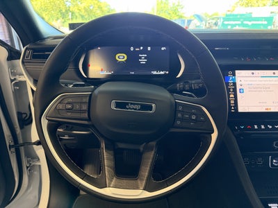 2027 Jeep Grand Cherokee Laredo Altitude