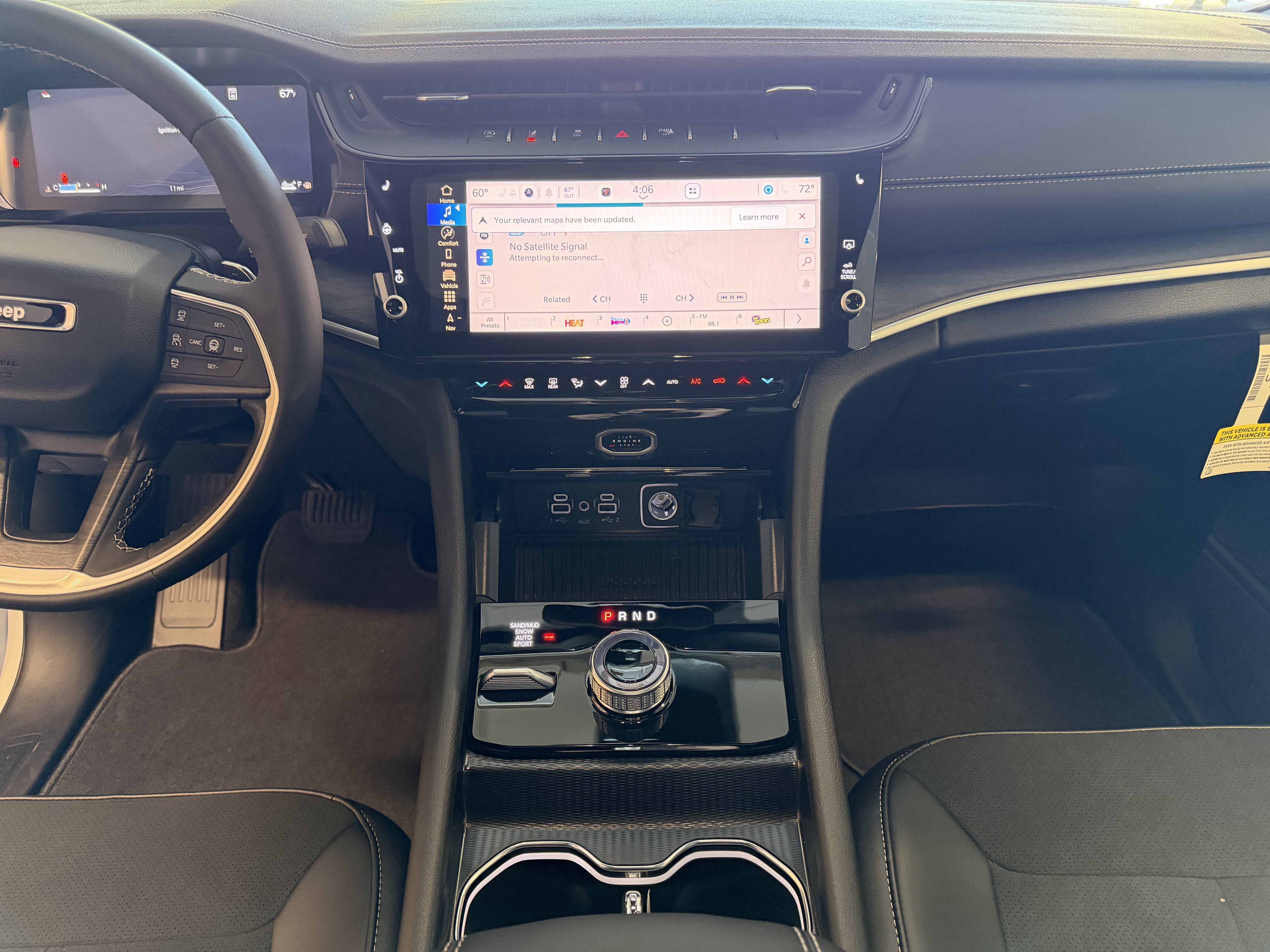 2027 Jeep Grand Cherokee Laredo Altitude