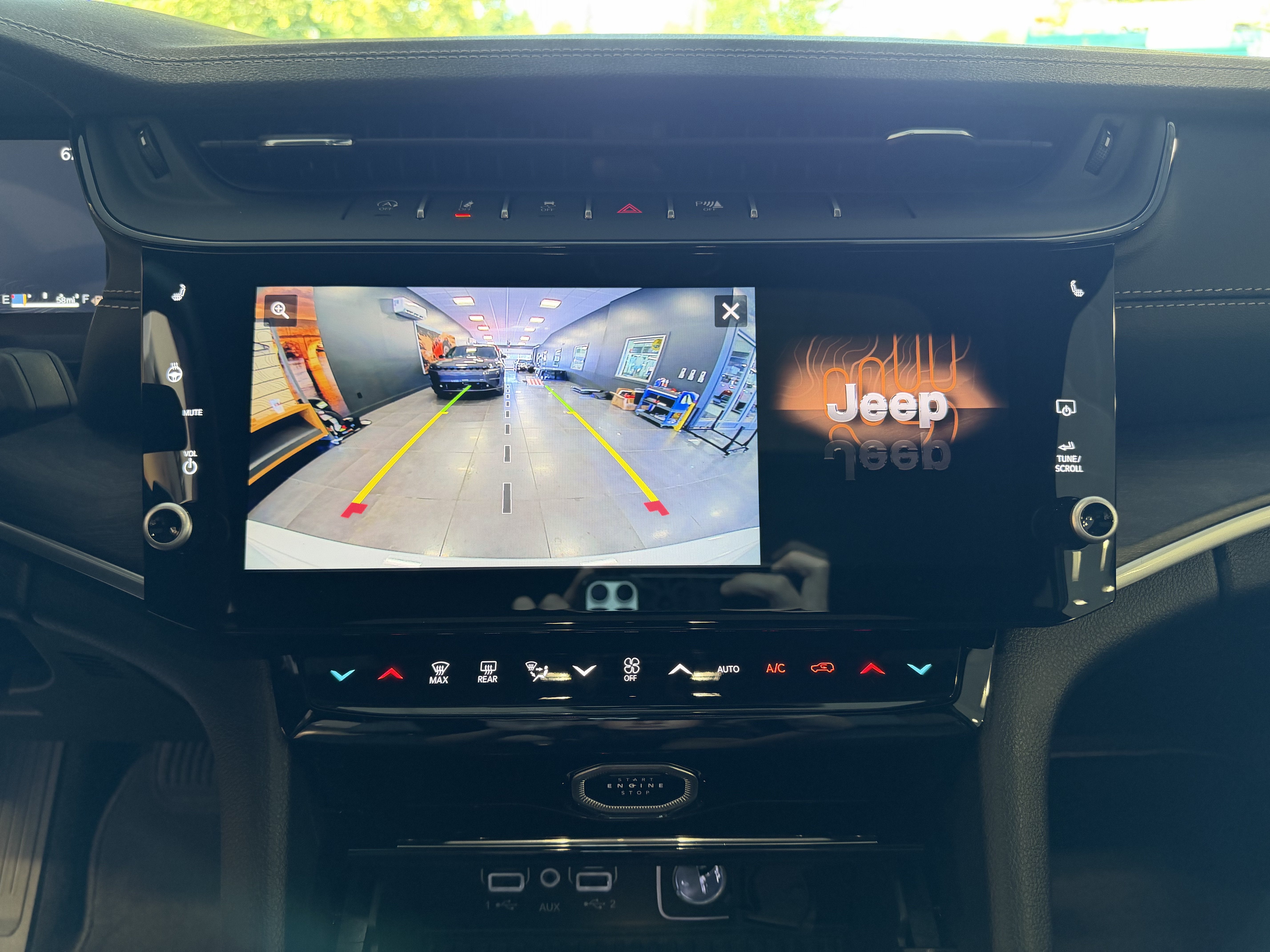 2027 Jeep Grand Cherokee Laredo Altitude
