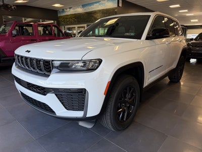 2027 Jeep Grand Cherokee Laredo Altitude