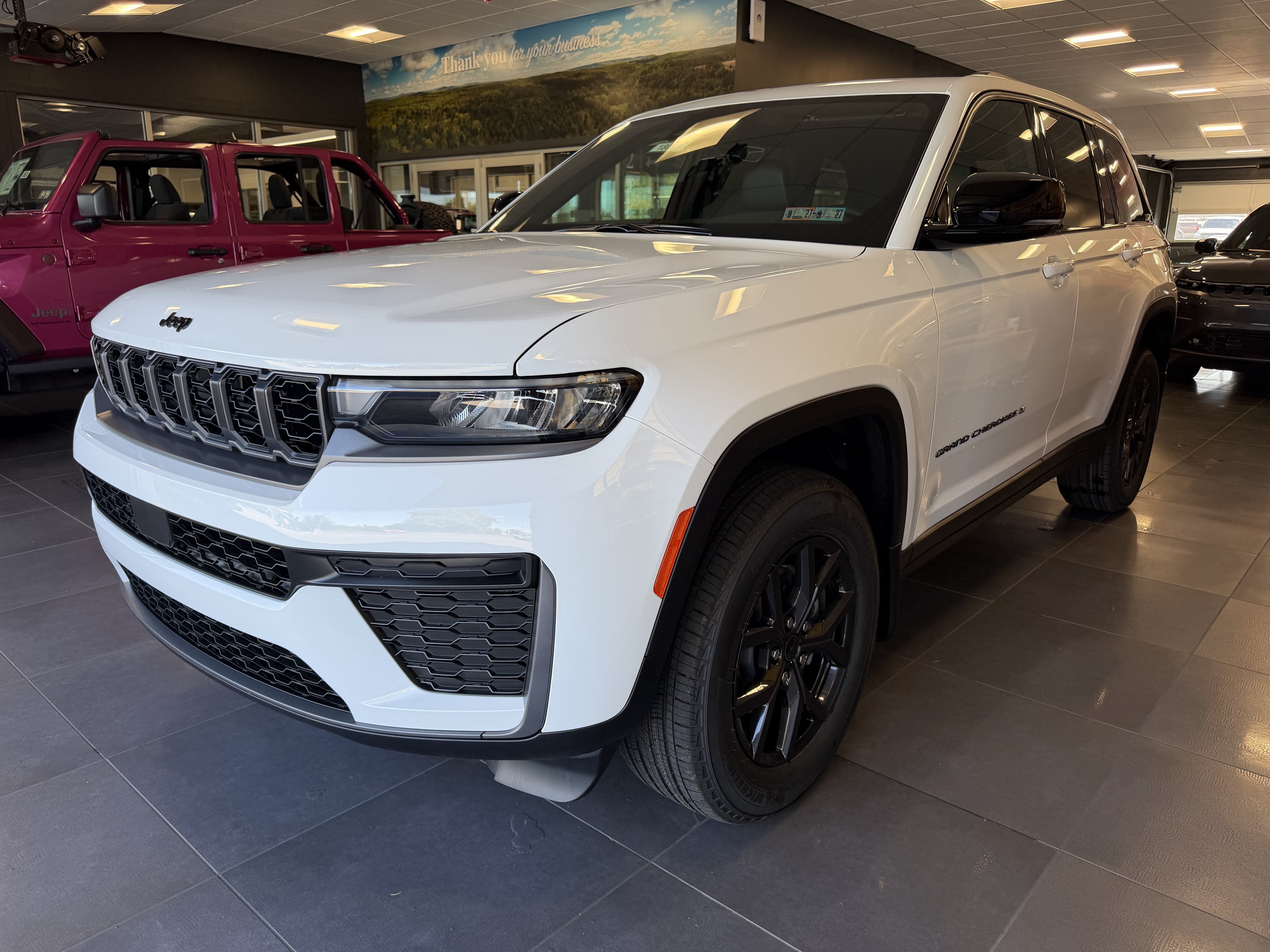 2027 Jeep Grand Cherokee Laredo Altitude
