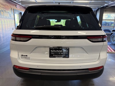 2027 Jeep Grand Cherokee Laredo Altitude