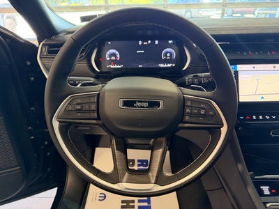 2027 Jeep Grand Cherokee Laredo Altitude