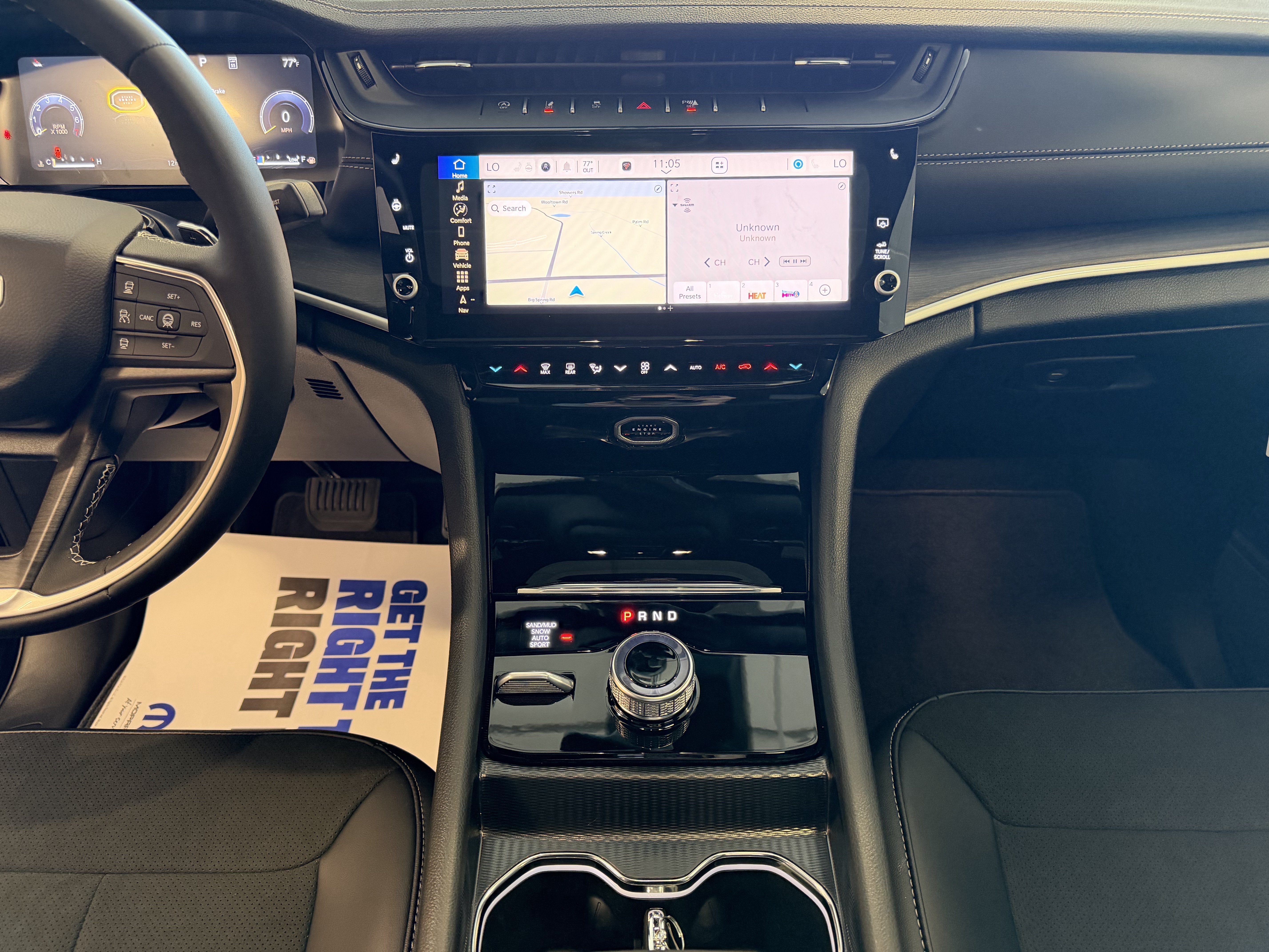 2027 Jeep Grand Cherokee Laredo Altitude