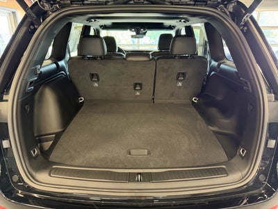 2027 Jeep Grand Cherokee Laredo Altitude