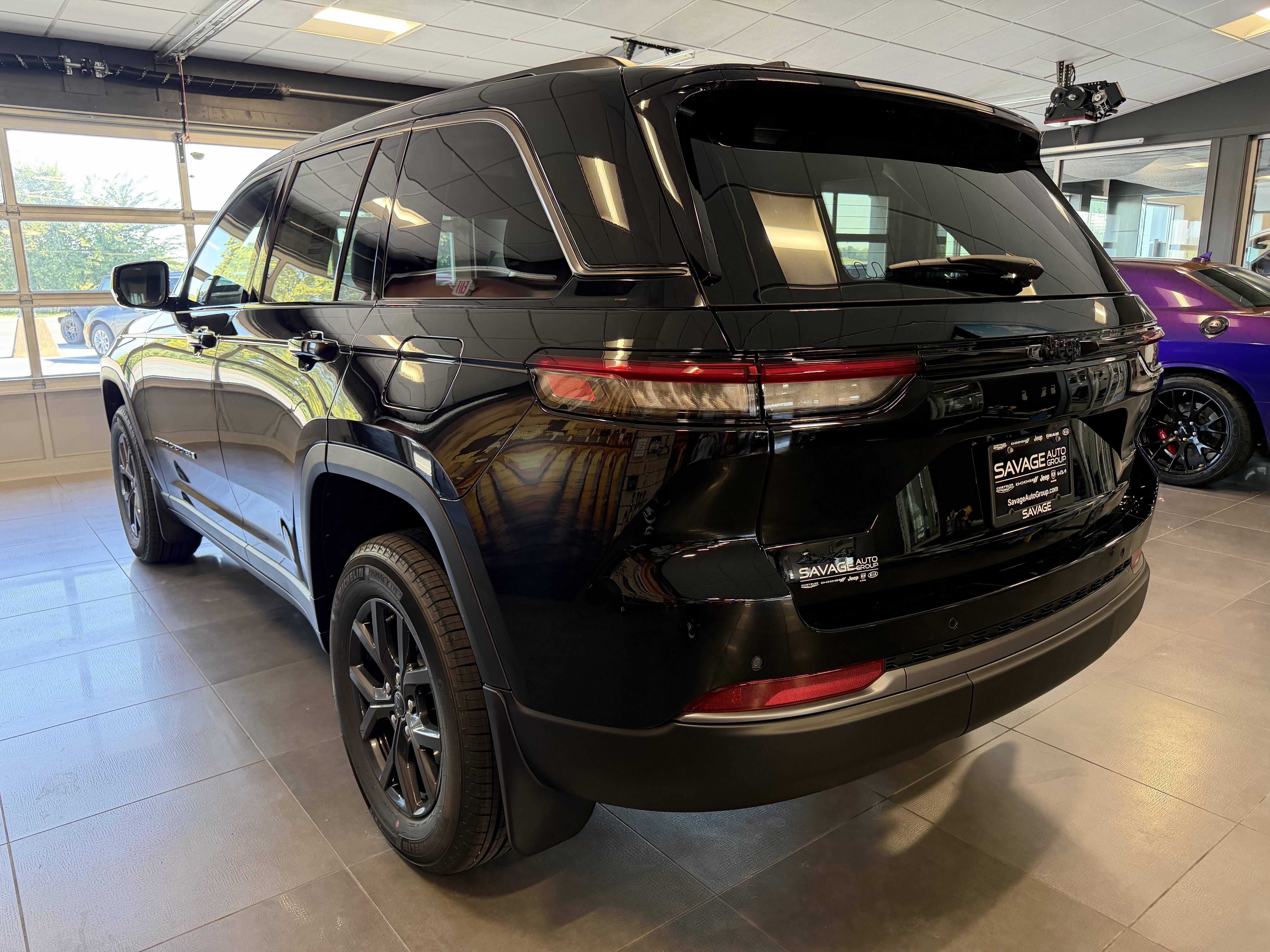 2027 Jeep Grand Cherokee Laredo Altitude