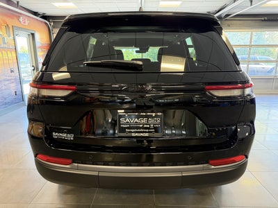 2027 Jeep Grand Cherokee Laredo Altitude