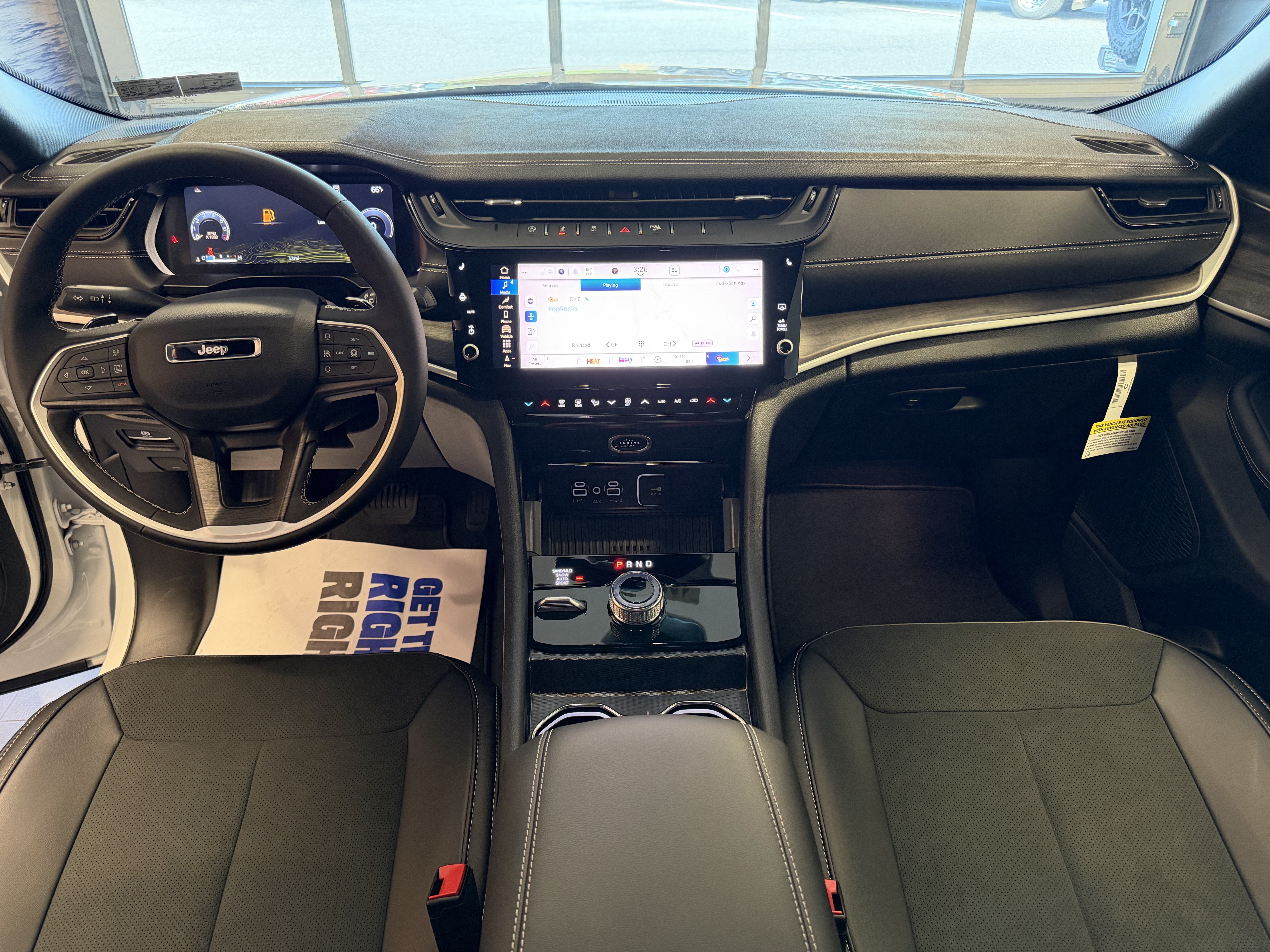 2027 Jeep Grand Cherokee Laredo Altitude