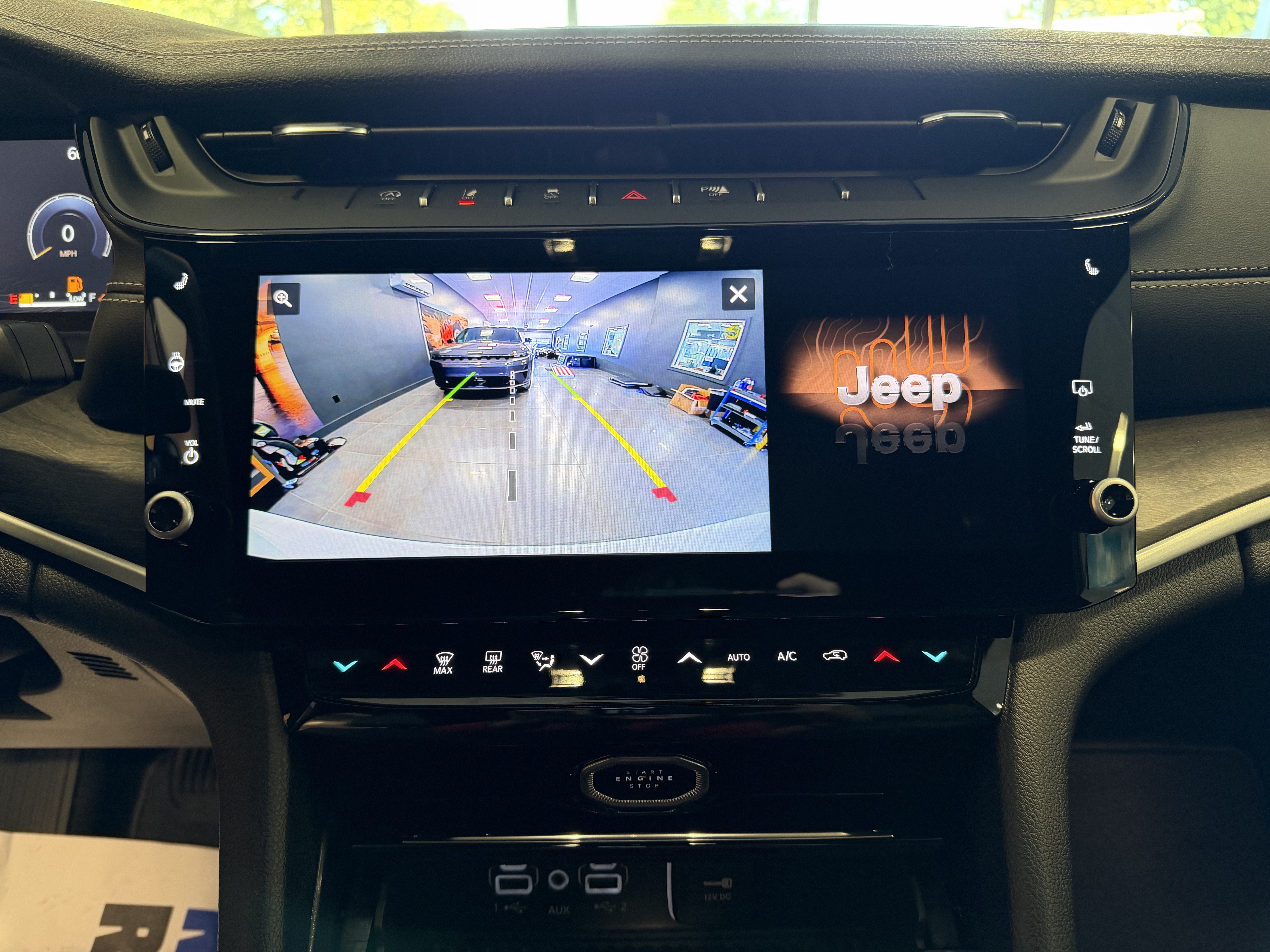 2027 Jeep Grand Cherokee Laredo Altitude