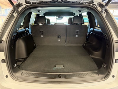 2027 Jeep Grand Cherokee Laredo Altitude