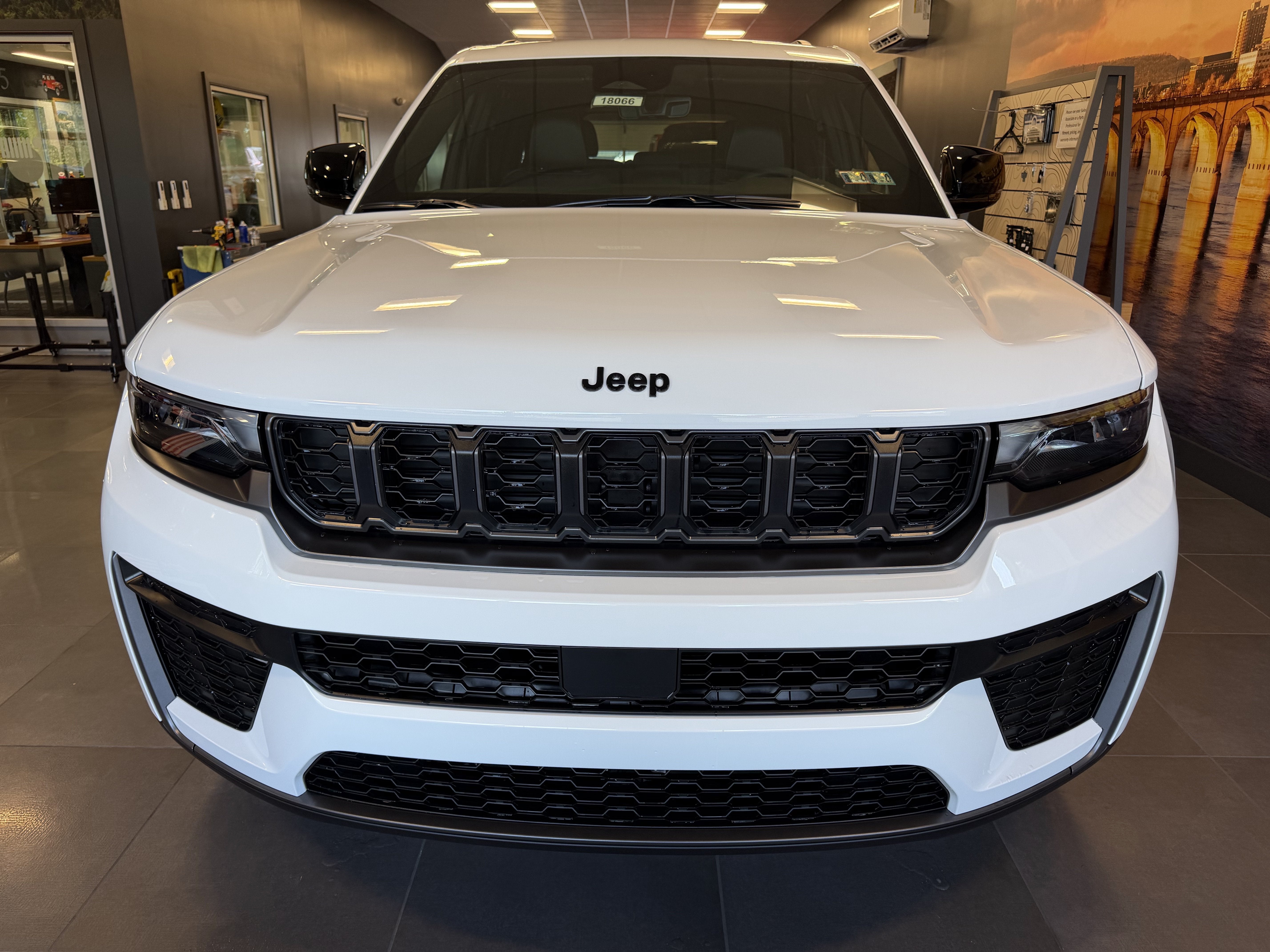 2027 Jeep Grand Cherokee Laredo Altitude