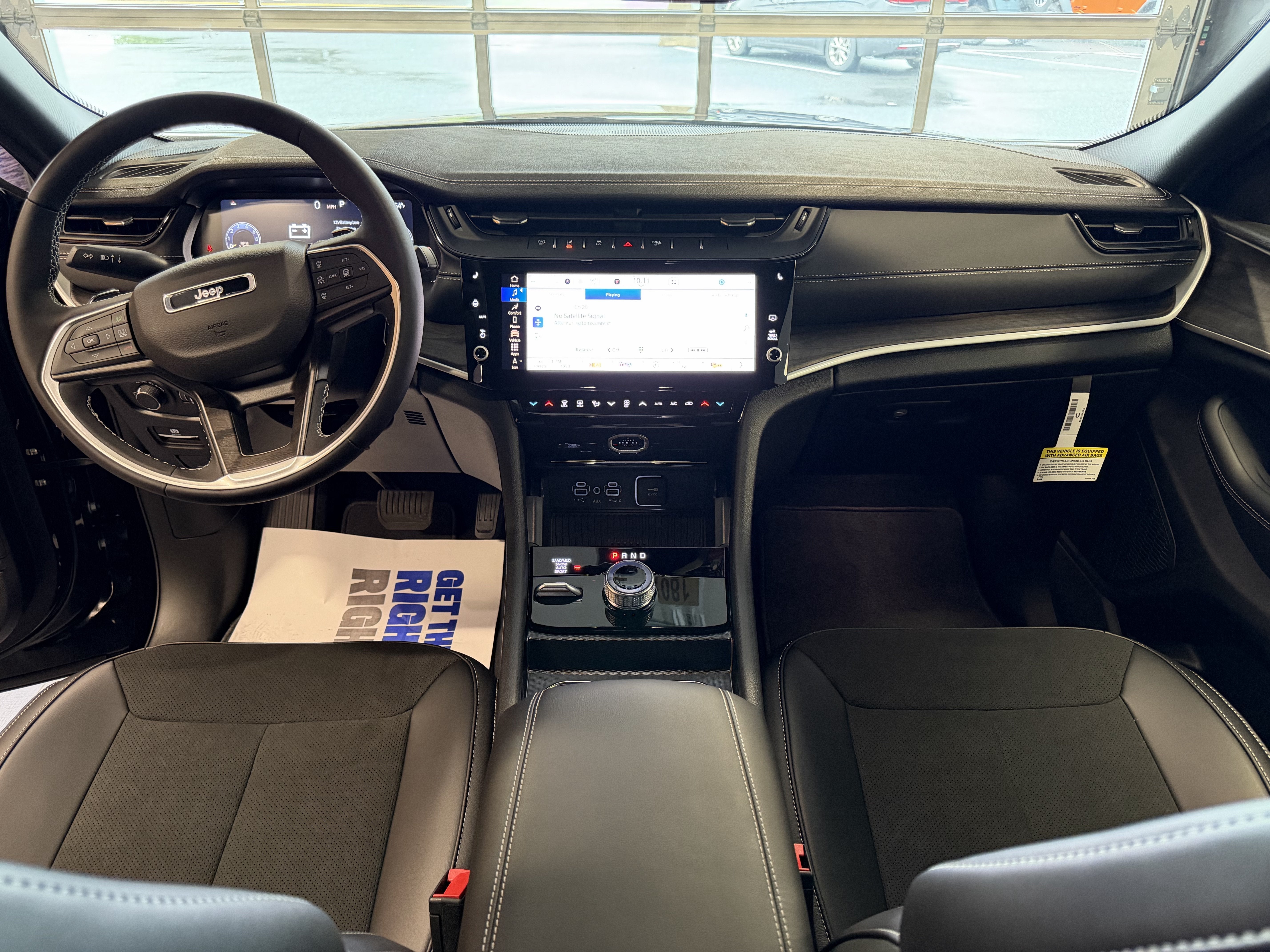 2027 Jeep Grand Cherokee Laredo Altitude