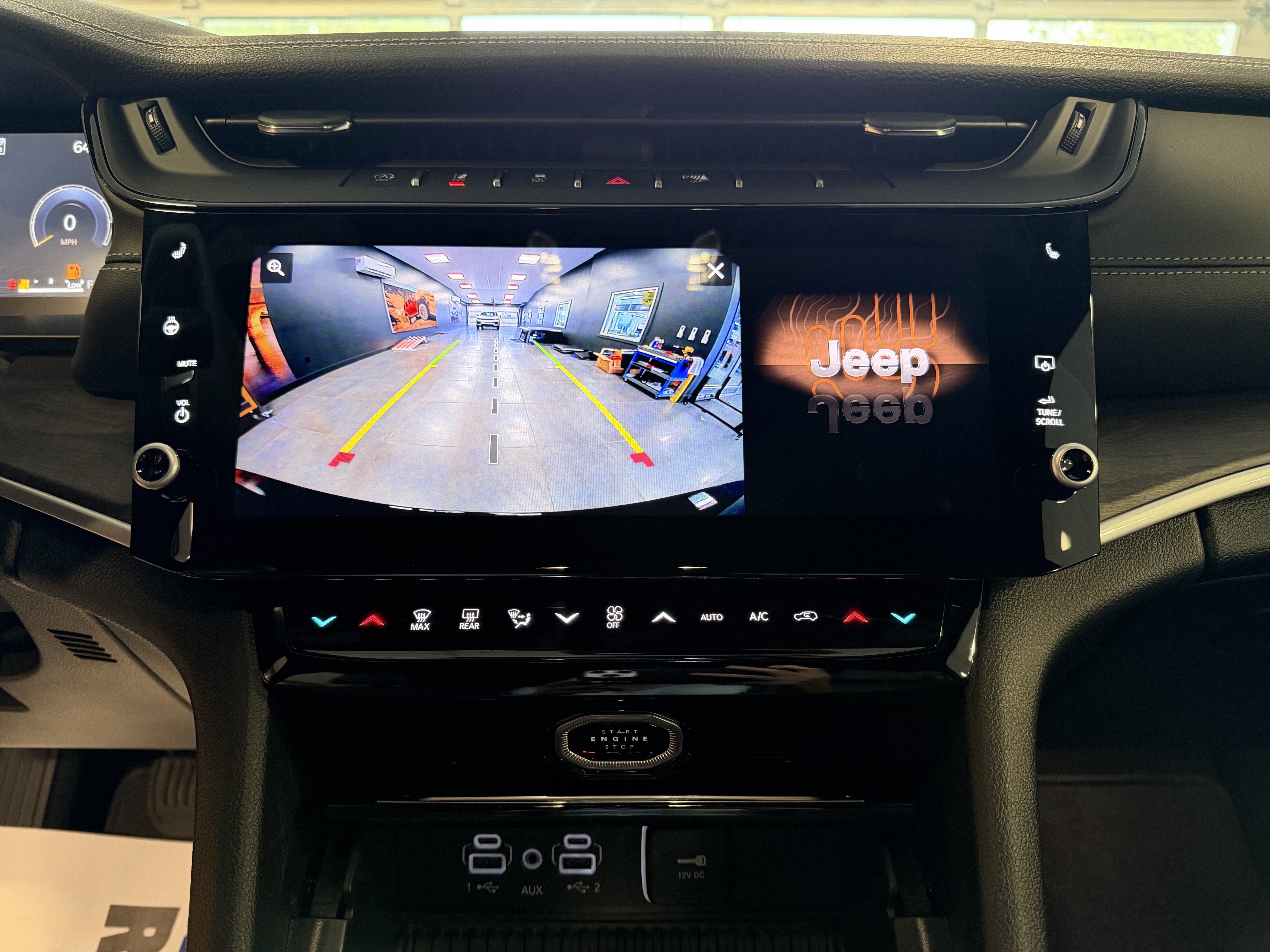 2027 Jeep Grand Cherokee Laredo Altitude