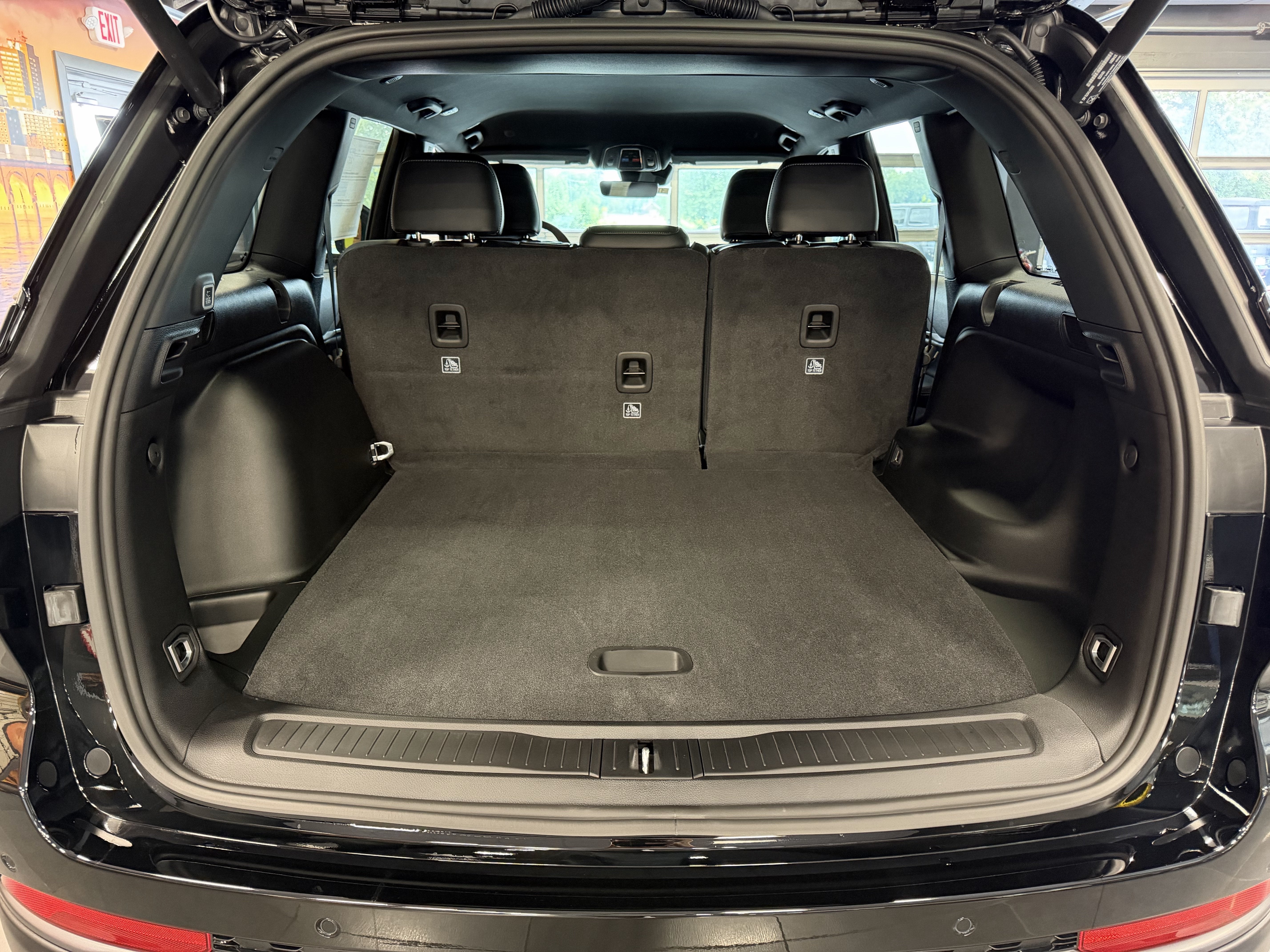 2027 Jeep Grand Cherokee Laredo Altitude