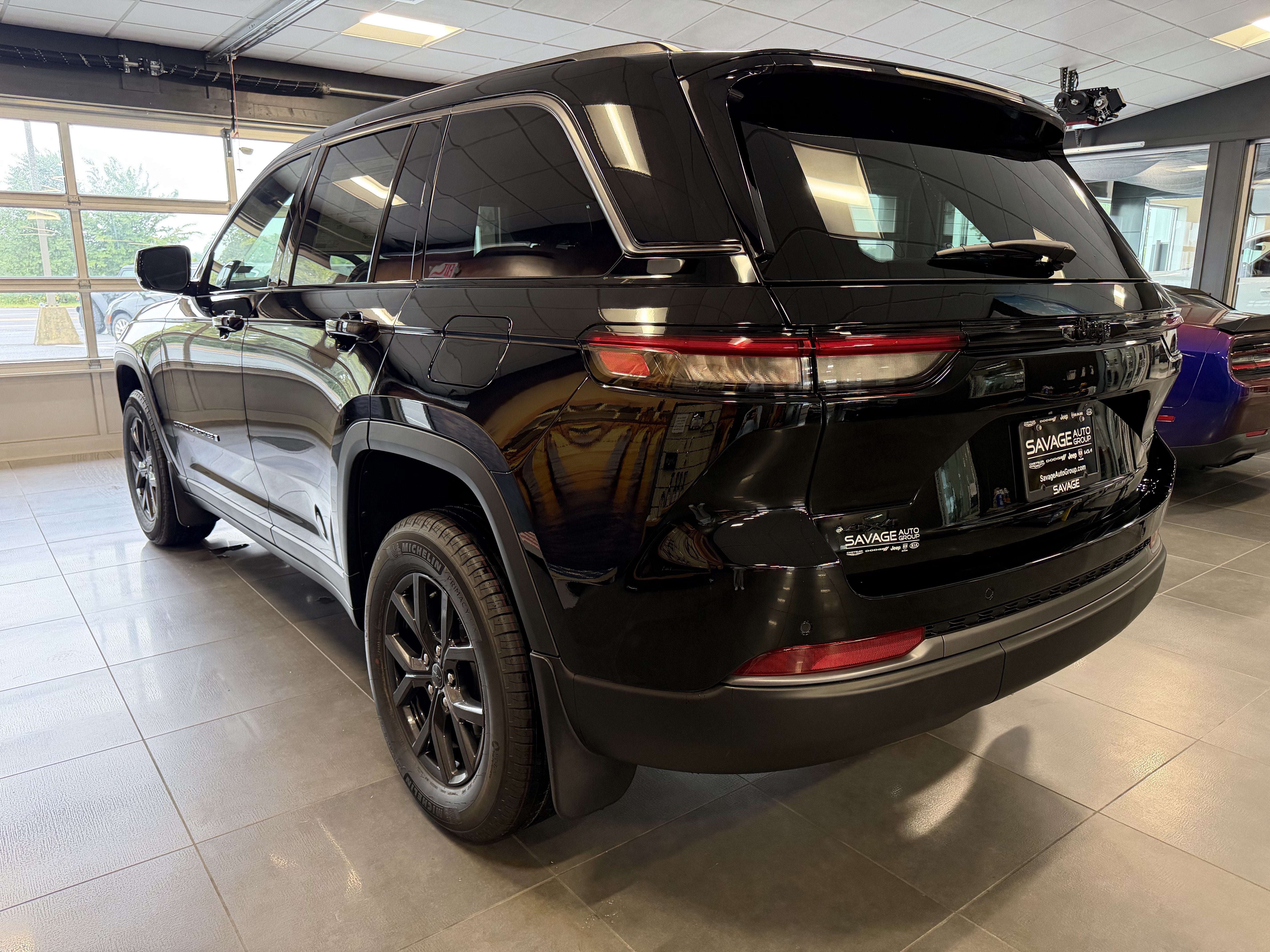 2027 Jeep Grand Cherokee Laredo Altitude