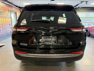 2027 Jeep Grand Cherokee Laredo Altitude