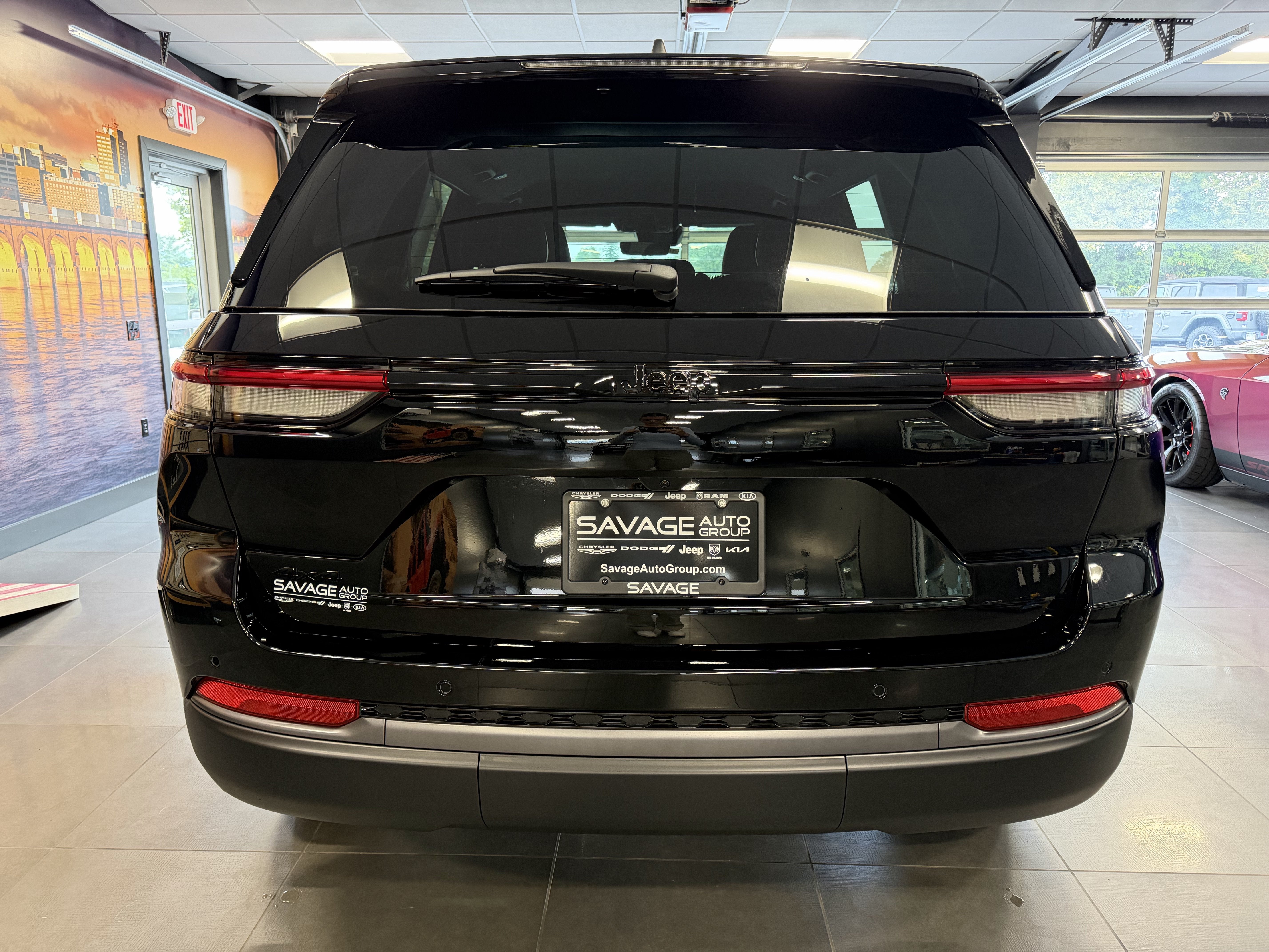 2027 Jeep Grand Cherokee Laredo Altitude