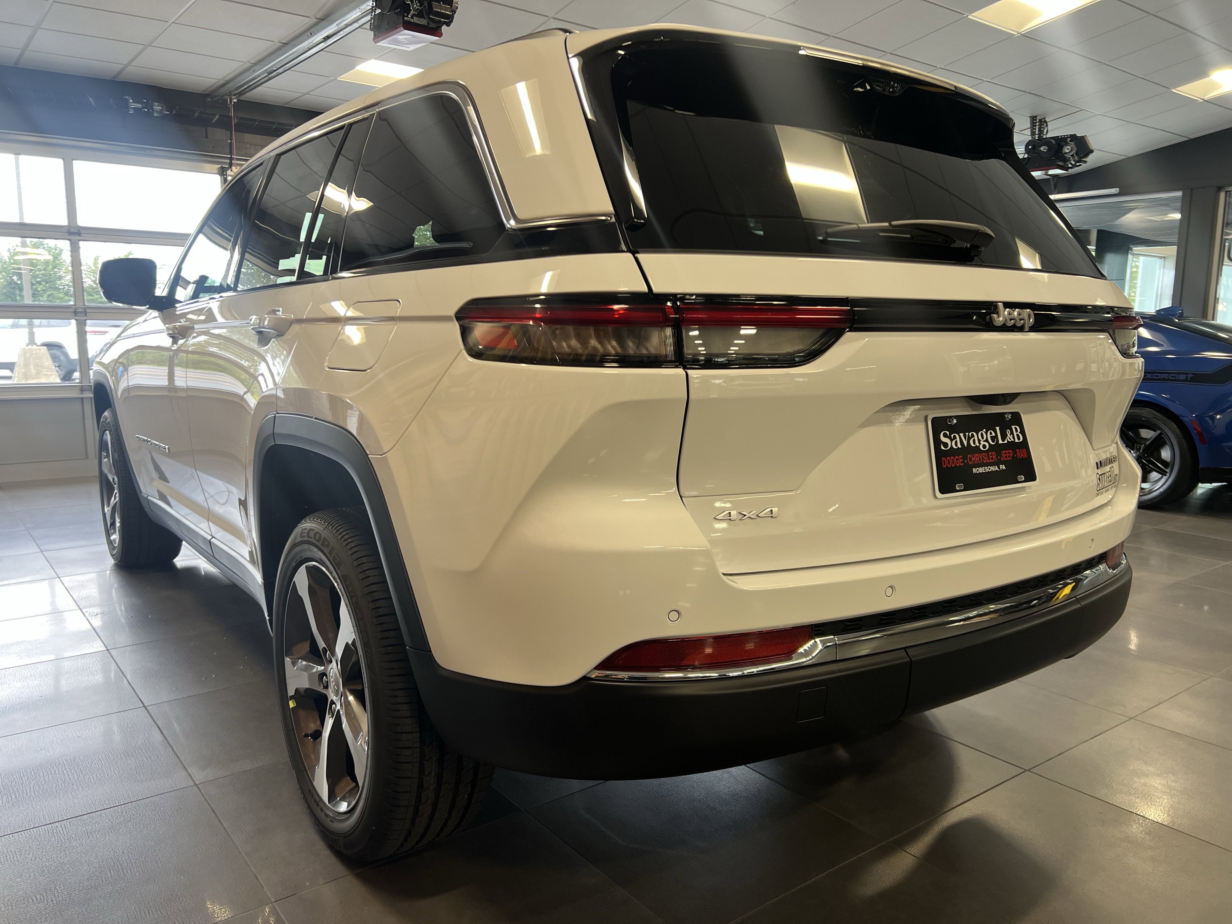 2025 Jeep Grand Cherokee GRAND CHEROKEE LIMITED 4X4