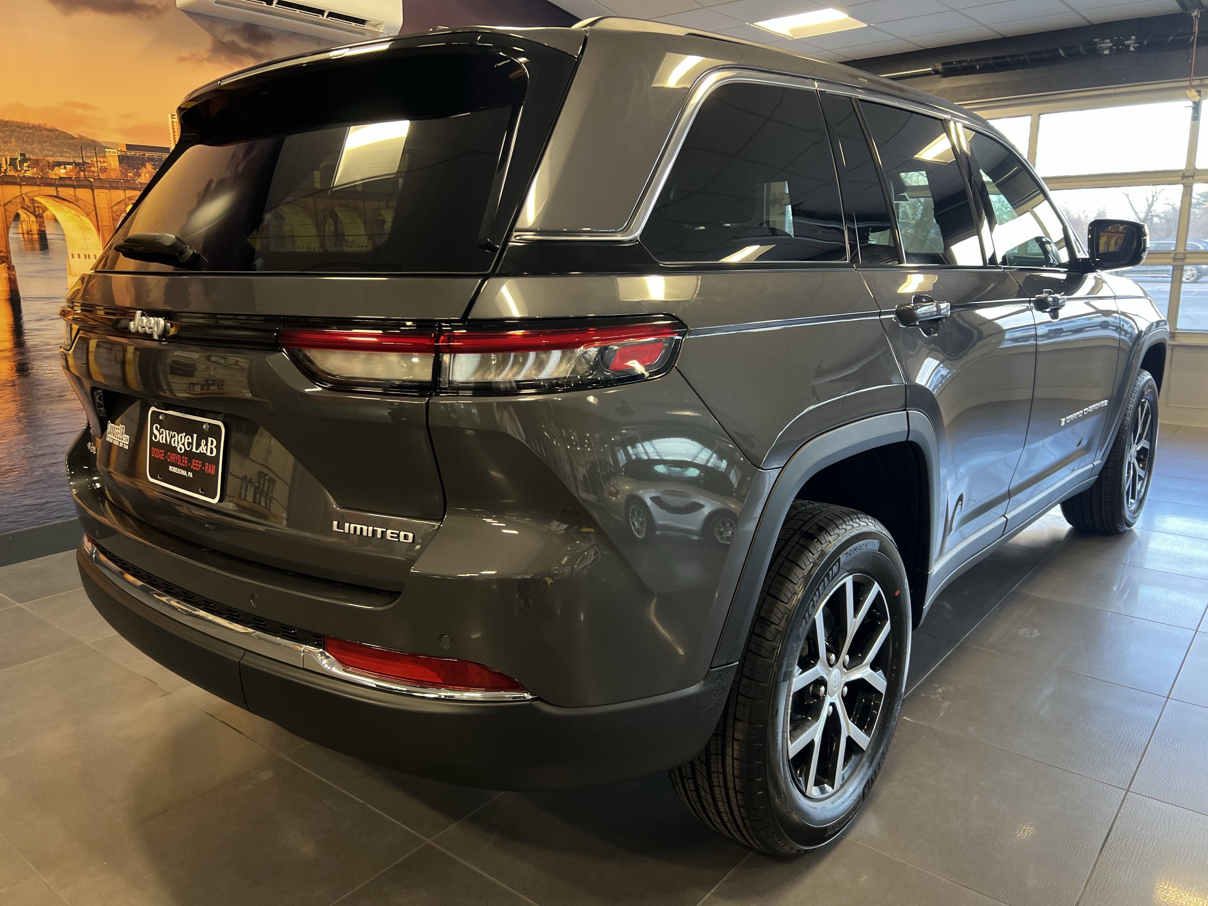 2025 Jeep Grand Cherokee GRAND CHEROKEE LIMITED 4X4