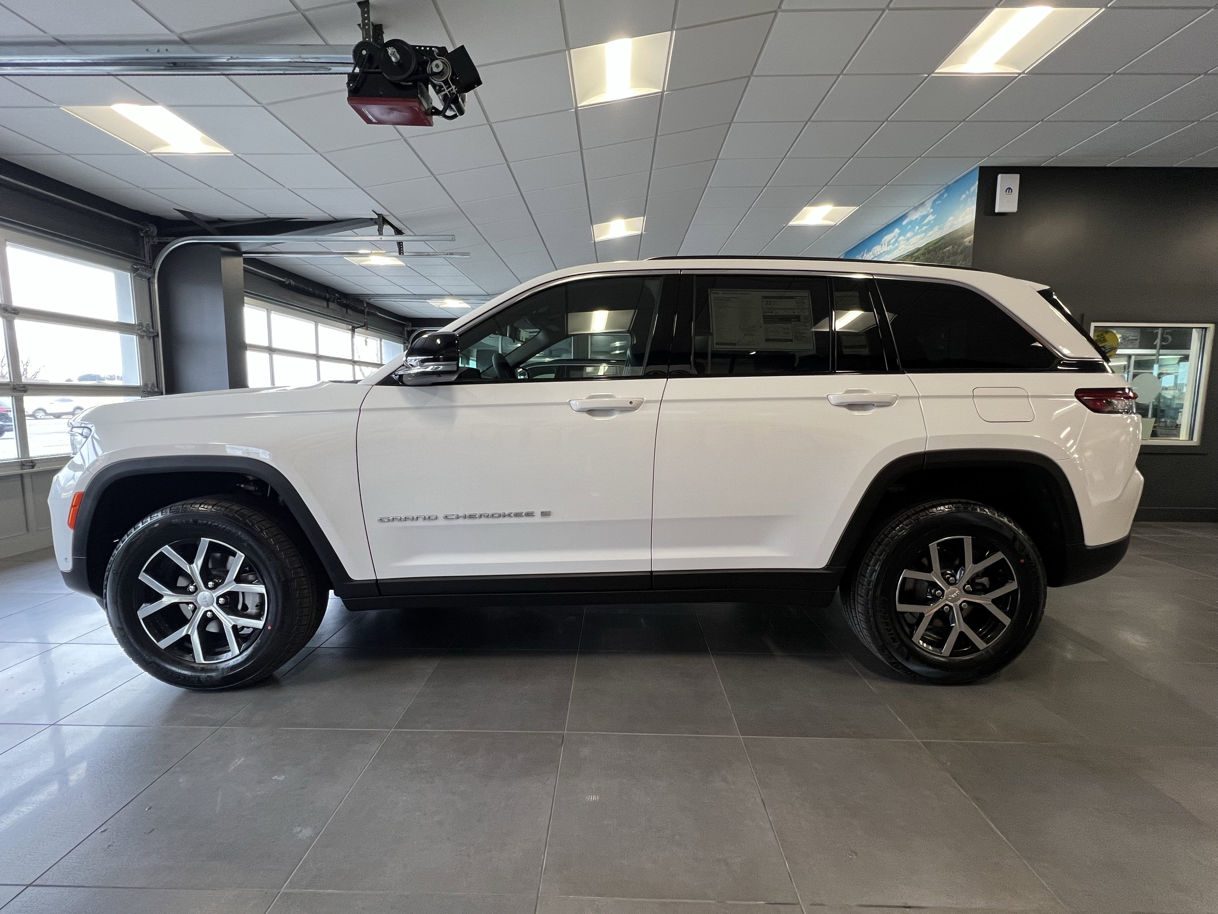 2025 Jeep Grand Cherokee GRAND CHEROKEE LIMITED 4X4