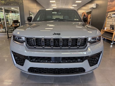 2027 Jeep Grand Cherokee Limited Reserve