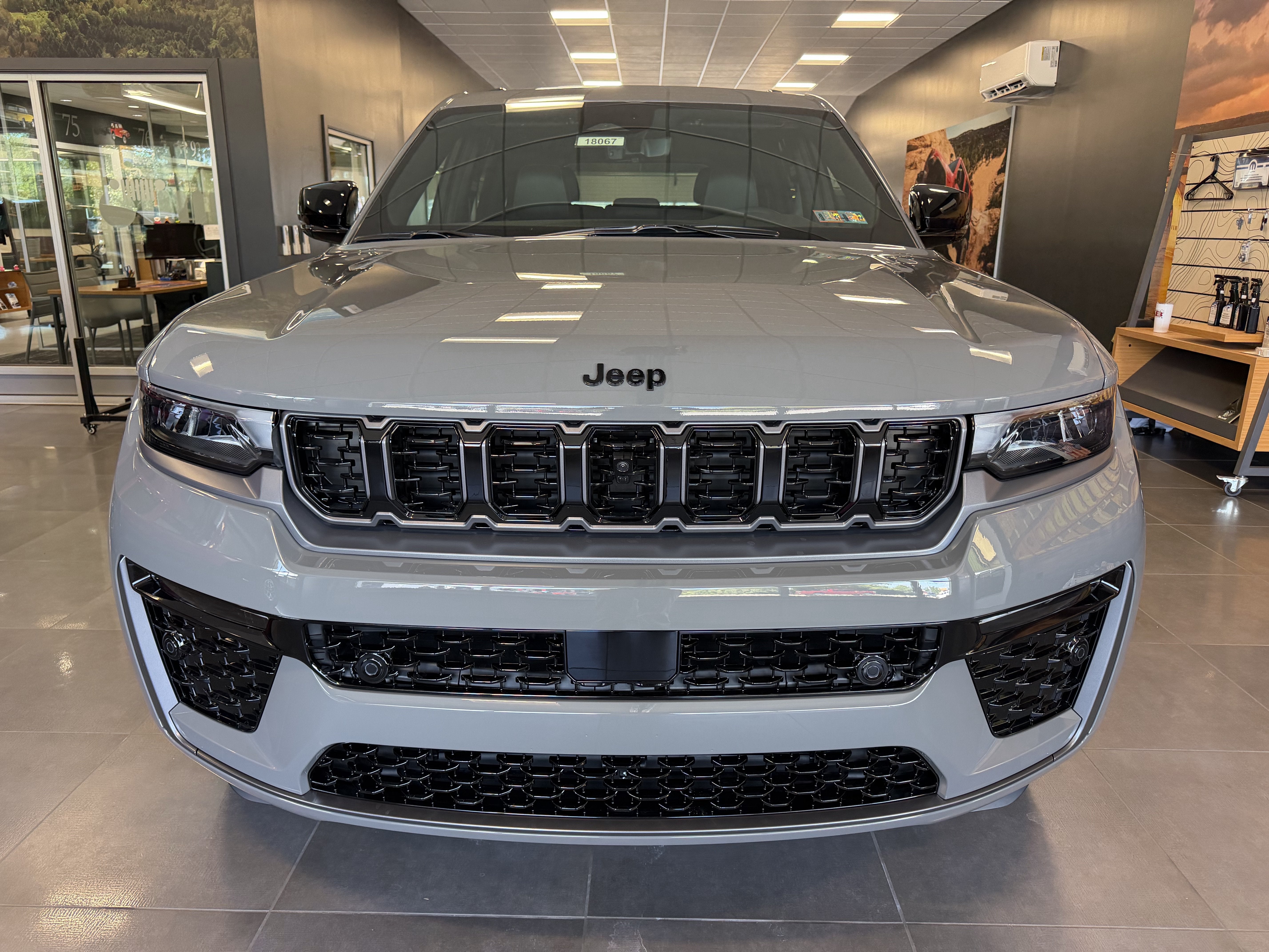 2027 Jeep Grand Cherokee Limited Reserve