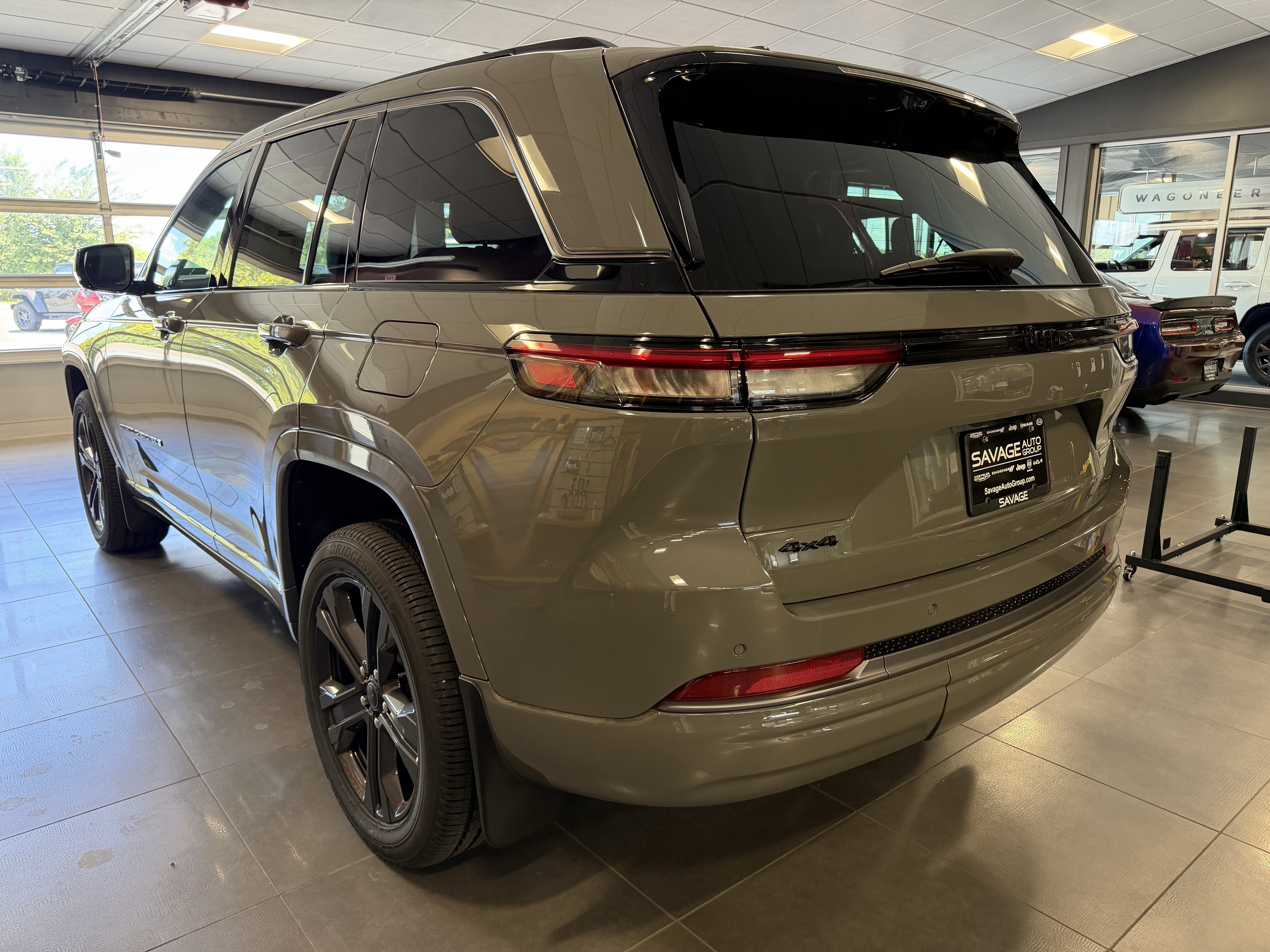 2027 Jeep Grand Cherokee Limited Reserve