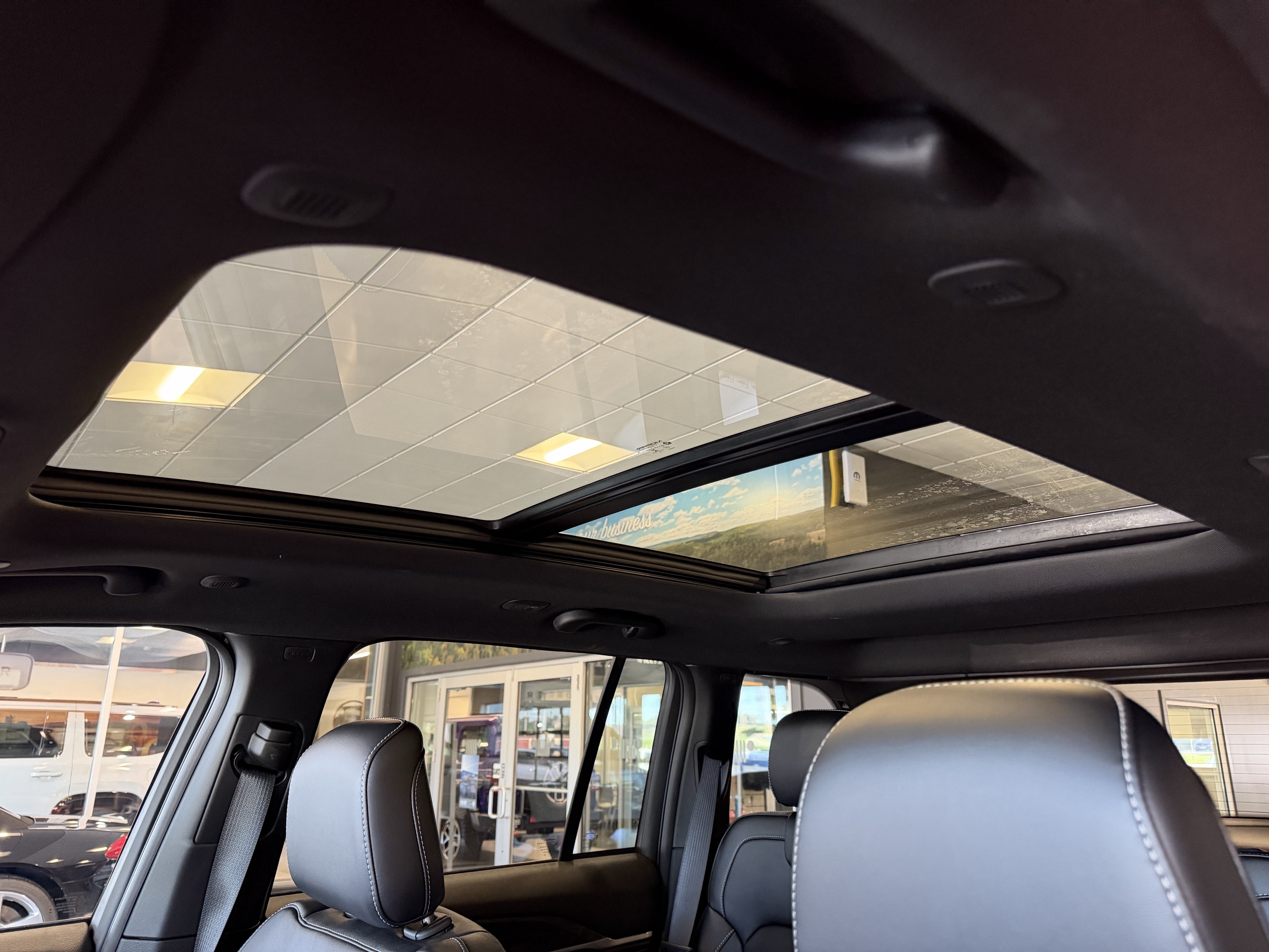 2027 Jeep Grand Cherokee GRAND CHEROKEE LIMITED RESERVE 4X4