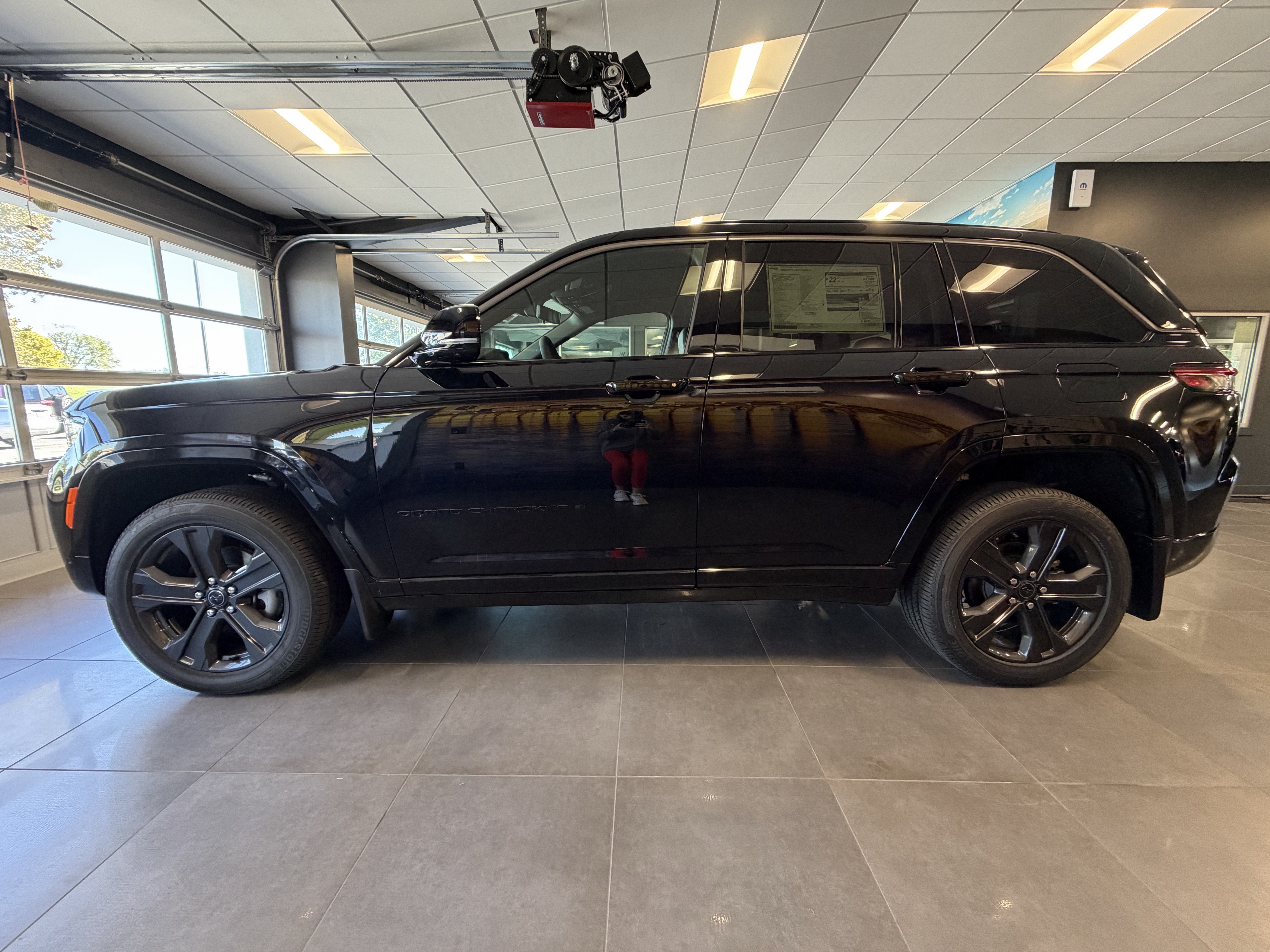 2027 Jeep Grand Cherokee GRAND CHEROKEE LIMITED RESERVE 4X4