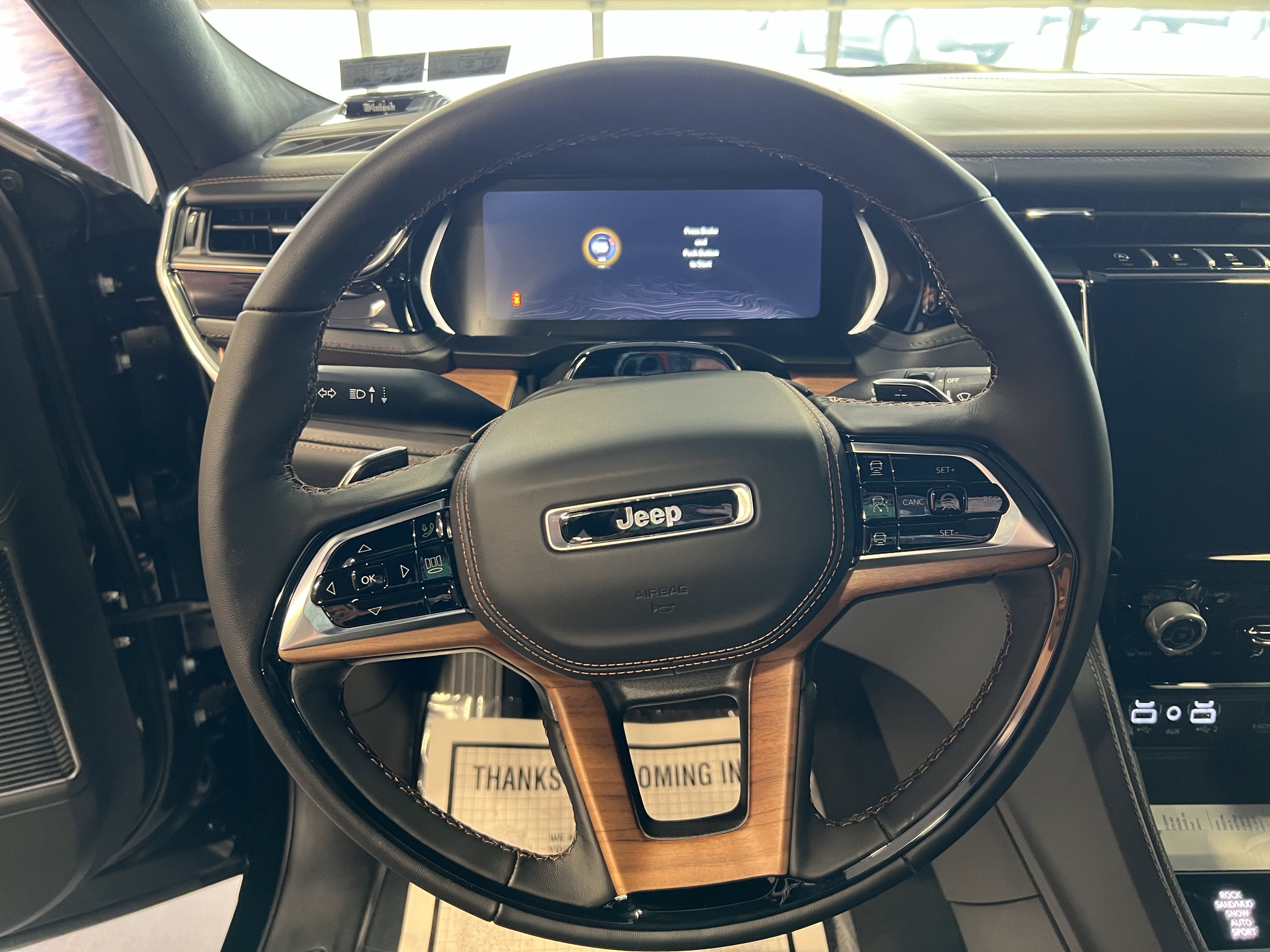 2025 Jeep Grand Cherokee GRAND CHEROKEE SUMMIT RESERVE 4X4