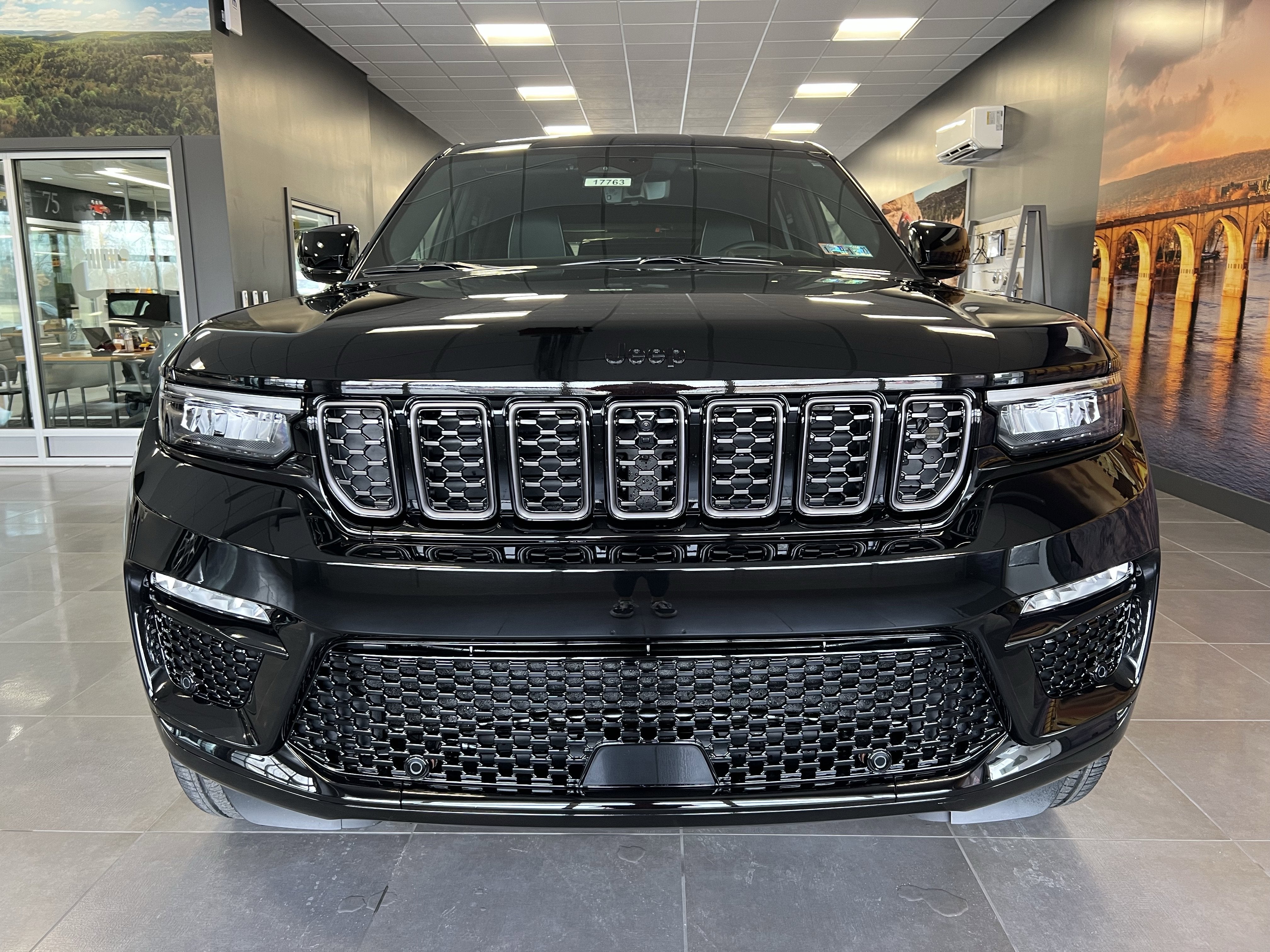 2025 Jeep Grand Cherokee GRAND CHEROKEE SUMMIT RESERVE 4X4