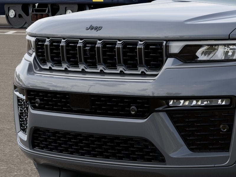 2027 Jeep Grand Cherokee GRAND CHEROKEE SUMMIT 4X4