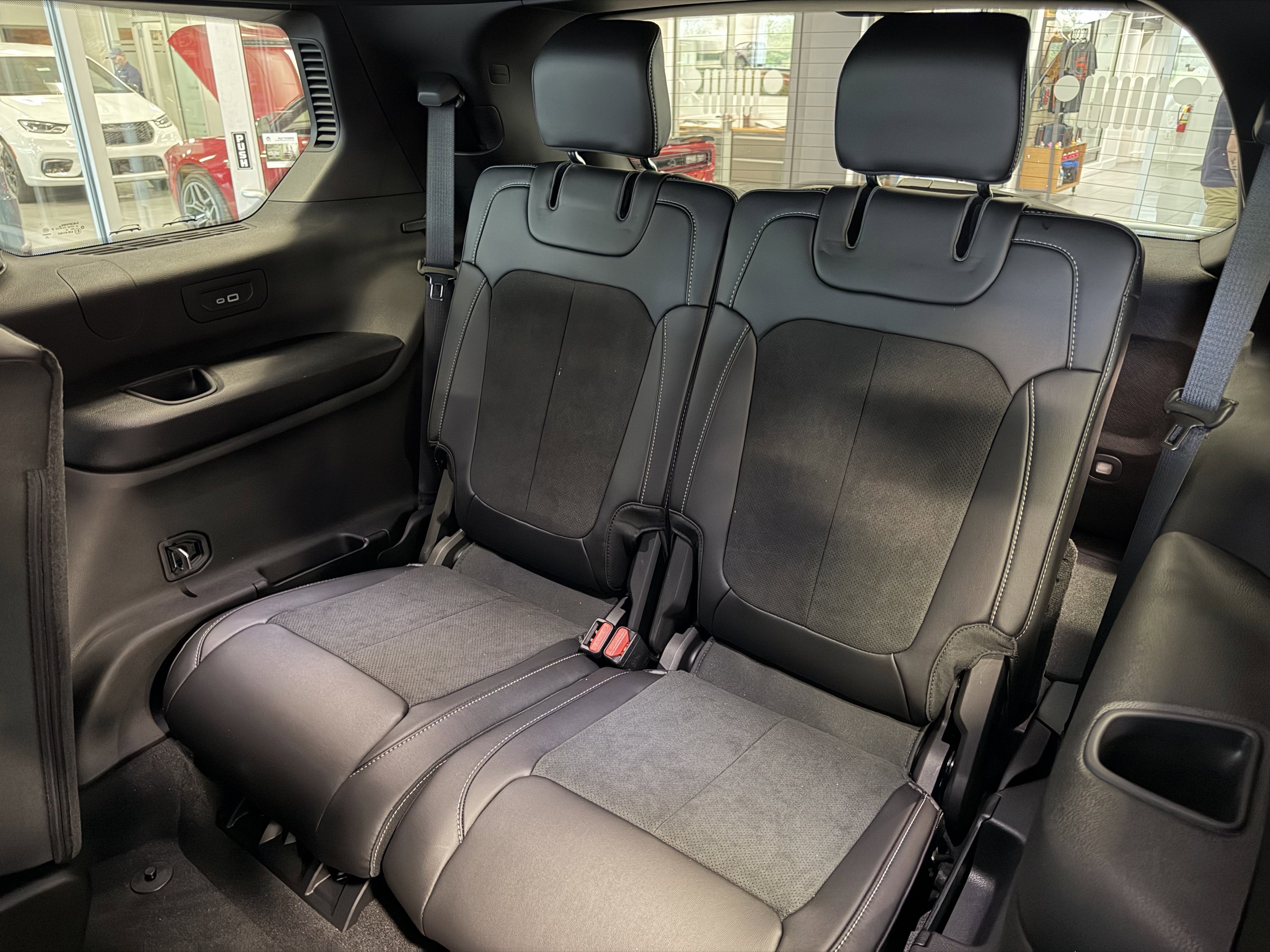 2026 Jeep Grand Cherokee GRAND CHEROKEE L LAREDO ALTITUDE 4X4