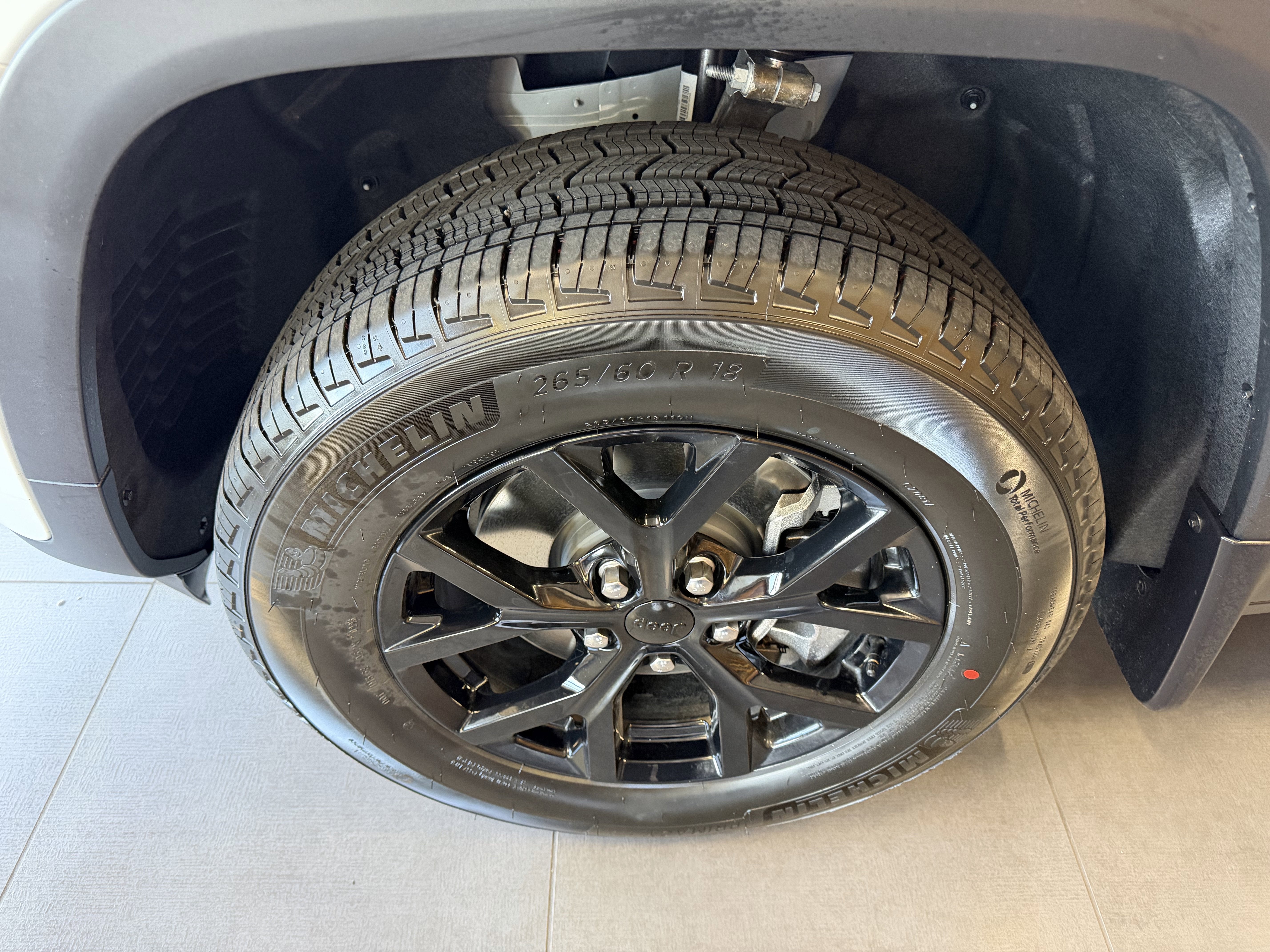 2026 Jeep Grand Cherokee GRAND CHEROKEE L LAREDO ALTITUDE 4X4