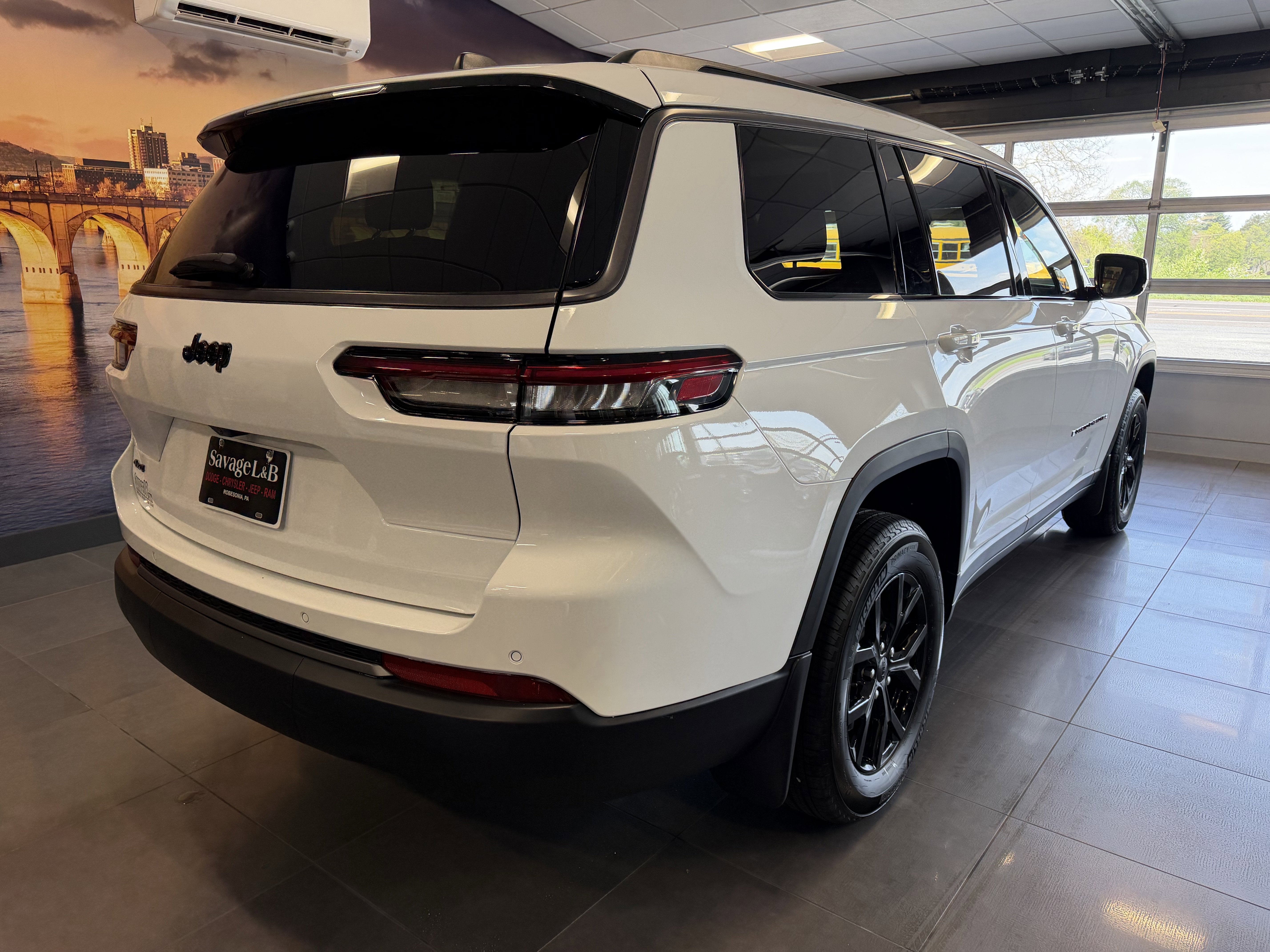 2026 Jeep Grand Cherokee GRAND CHEROKEE L LAREDO ALTITUDE 4X4