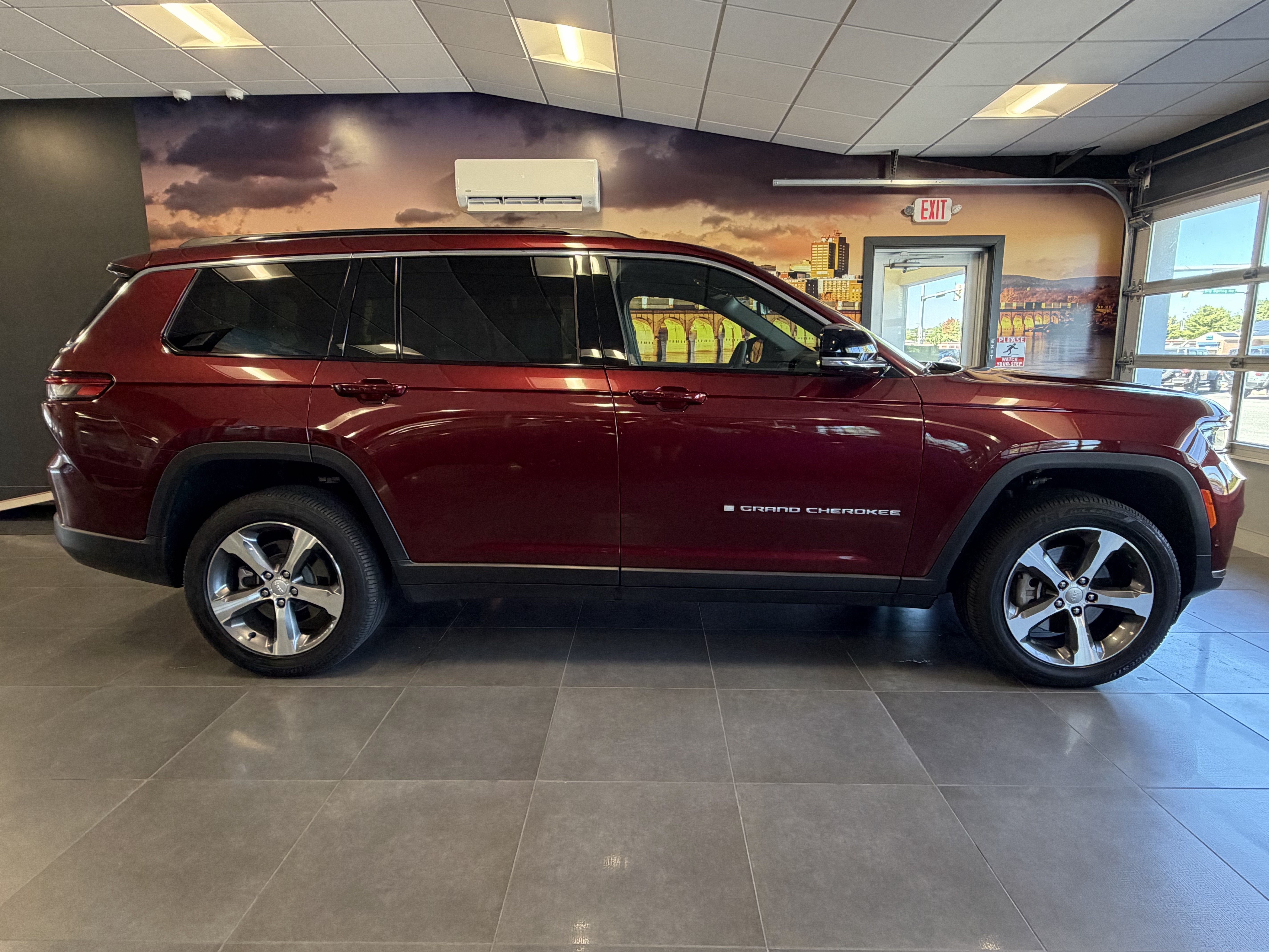 2025 Jeep Grand Cherokee L Limited 4x4