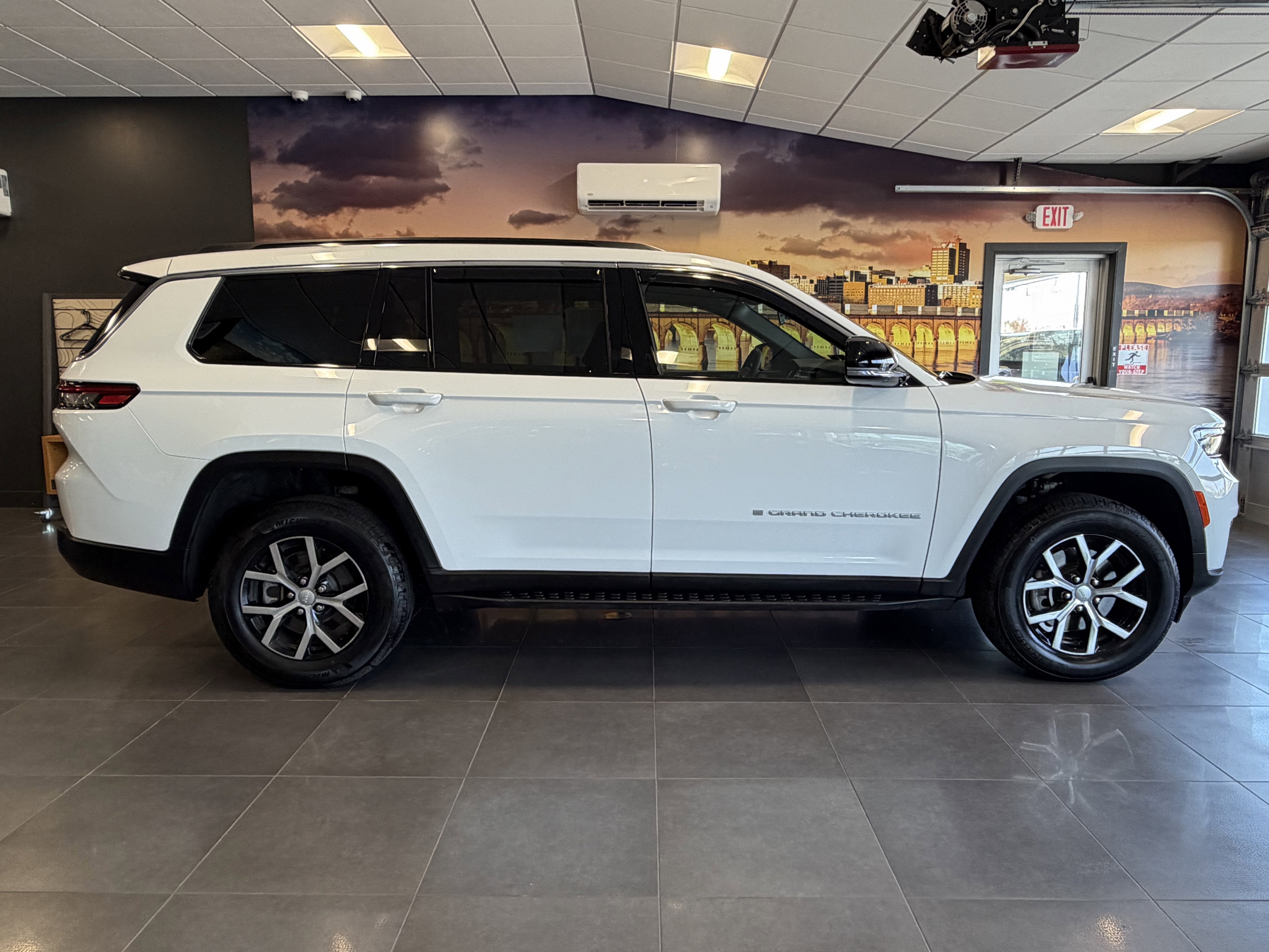2025 Jeep Grand Cherokee L Limited 4x4