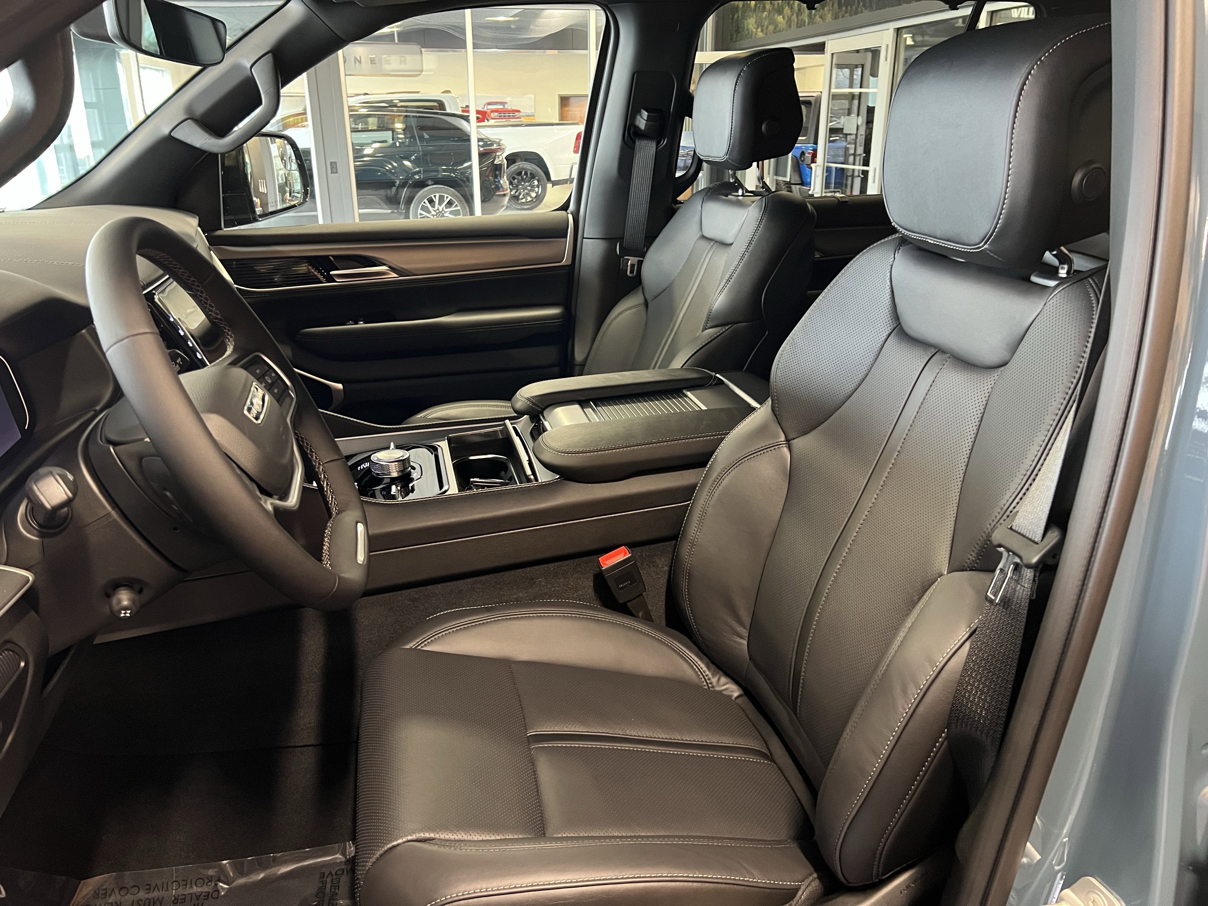 2026 Jeep Grand Wagoneer GRAND WAGONEER L LIMITED RESERVE 4X4