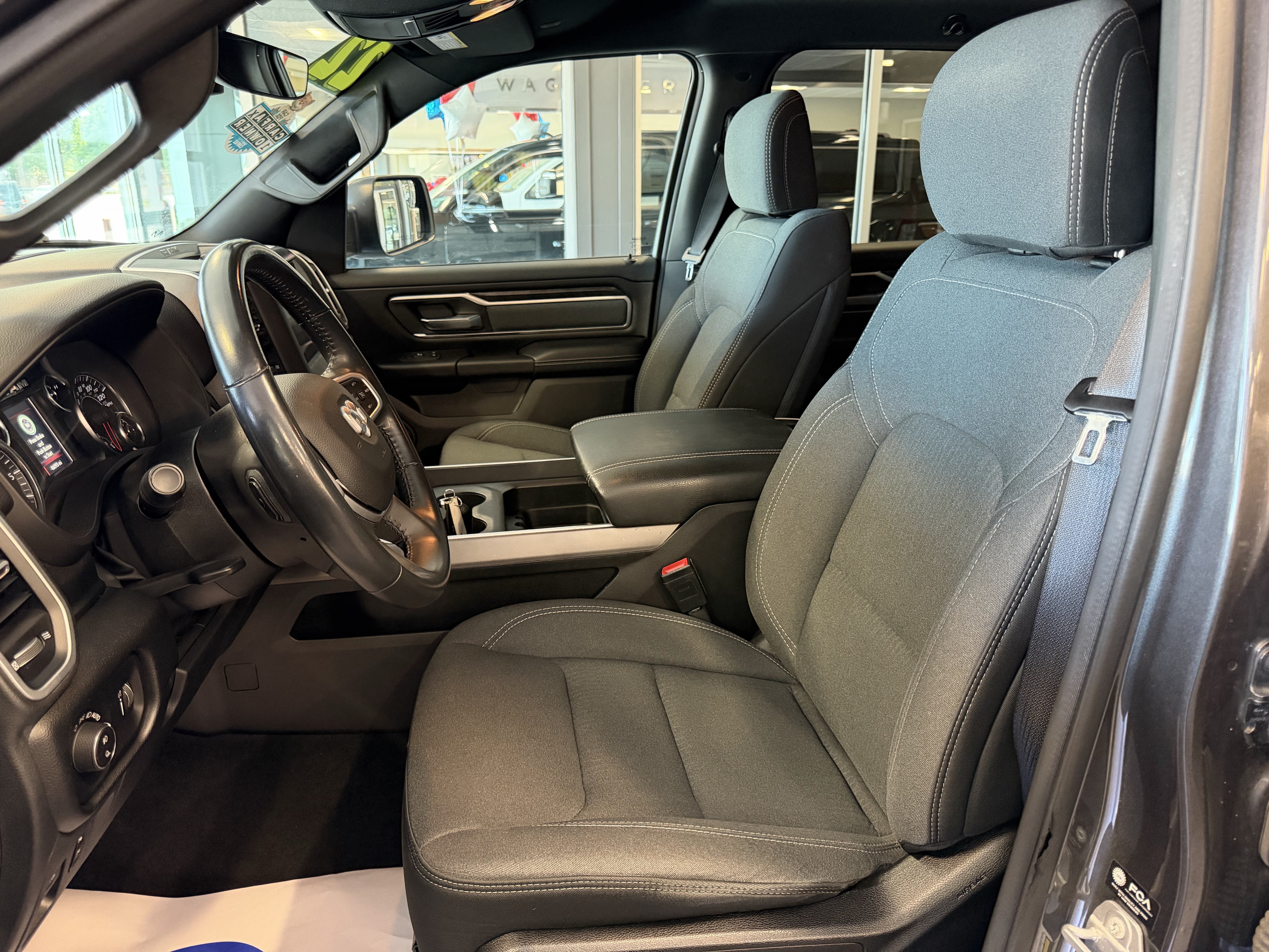 2022 RAM 1500 Big Horn Crew Cab 4x4 5'7' Box