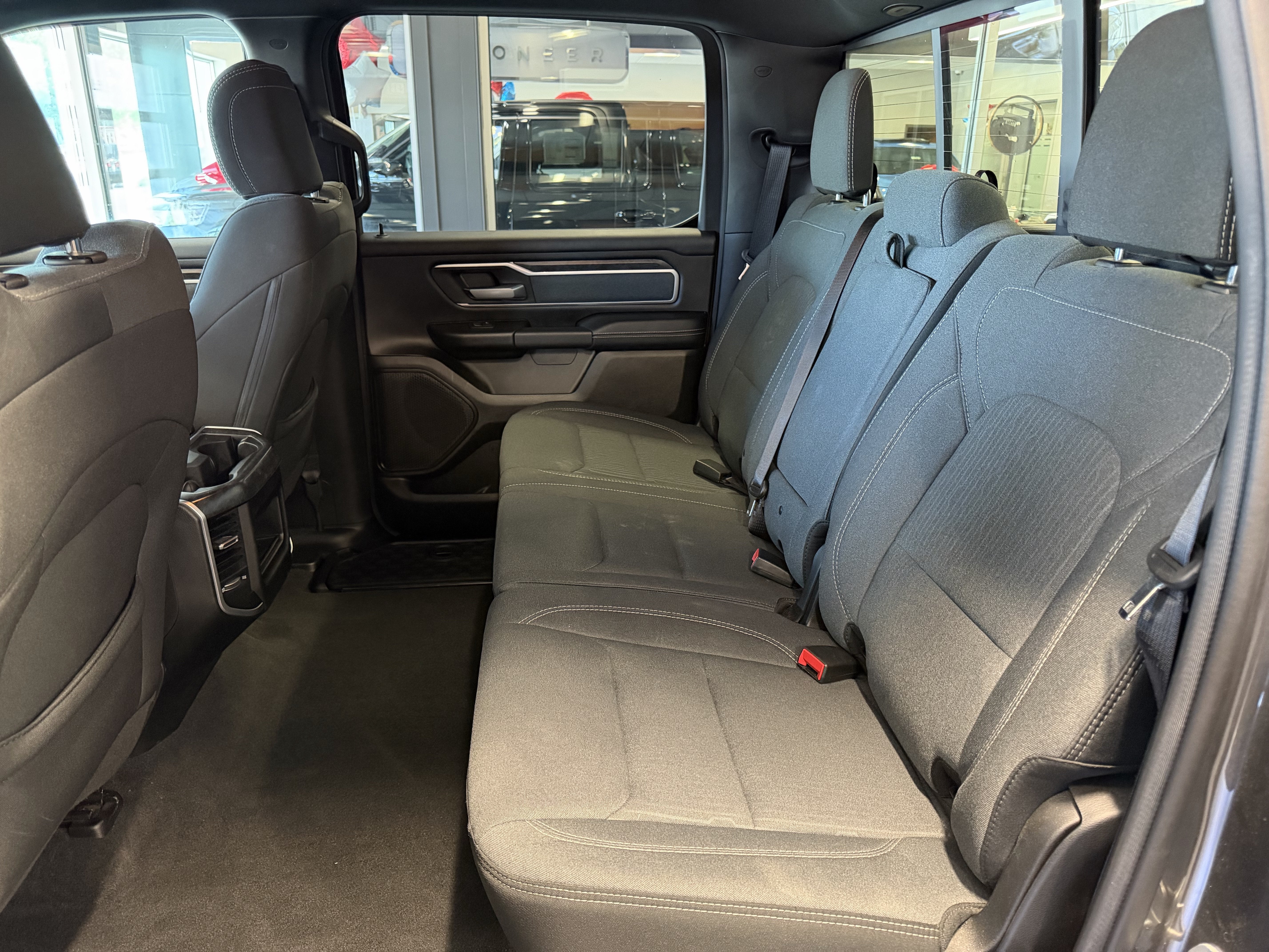 2022 RAM 1500 Big Horn Crew Cab 4x4 5'7' Box