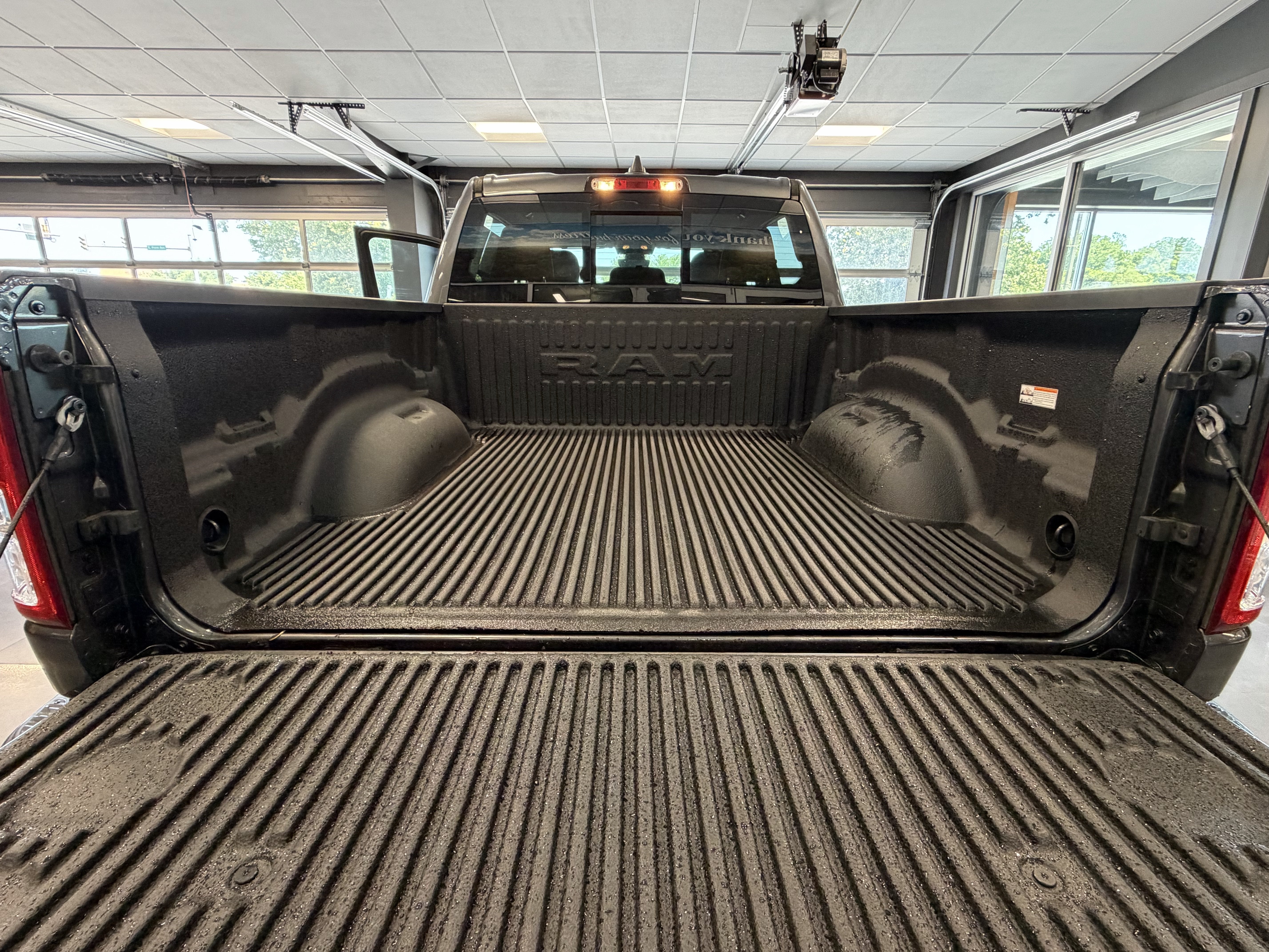 2022 RAM 1500 Big Horn Crew Cab 4x4 5'7' Box
