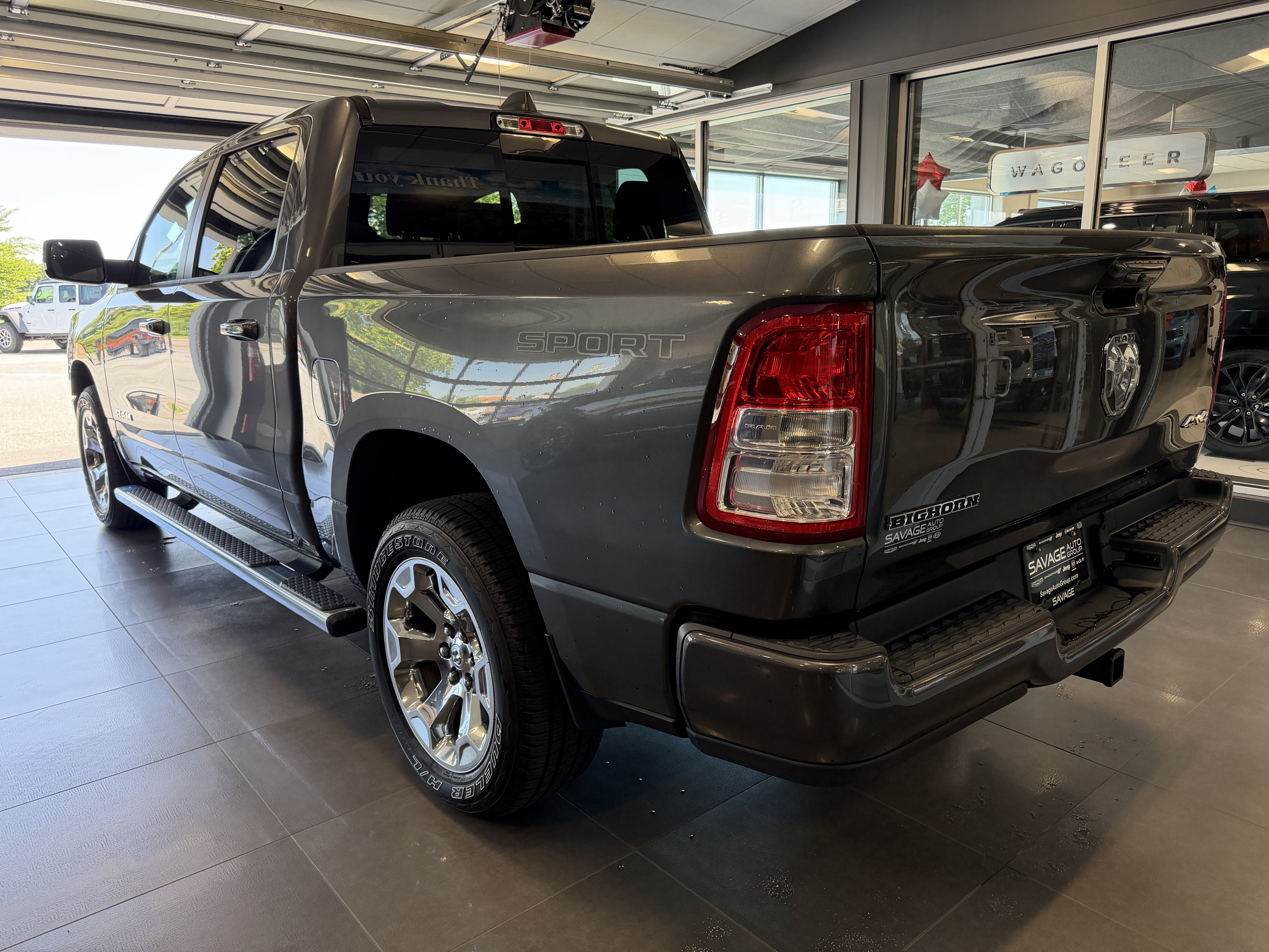 2022 RAM 1500 Big Horn Crew Cab 4x4 5'7' Box