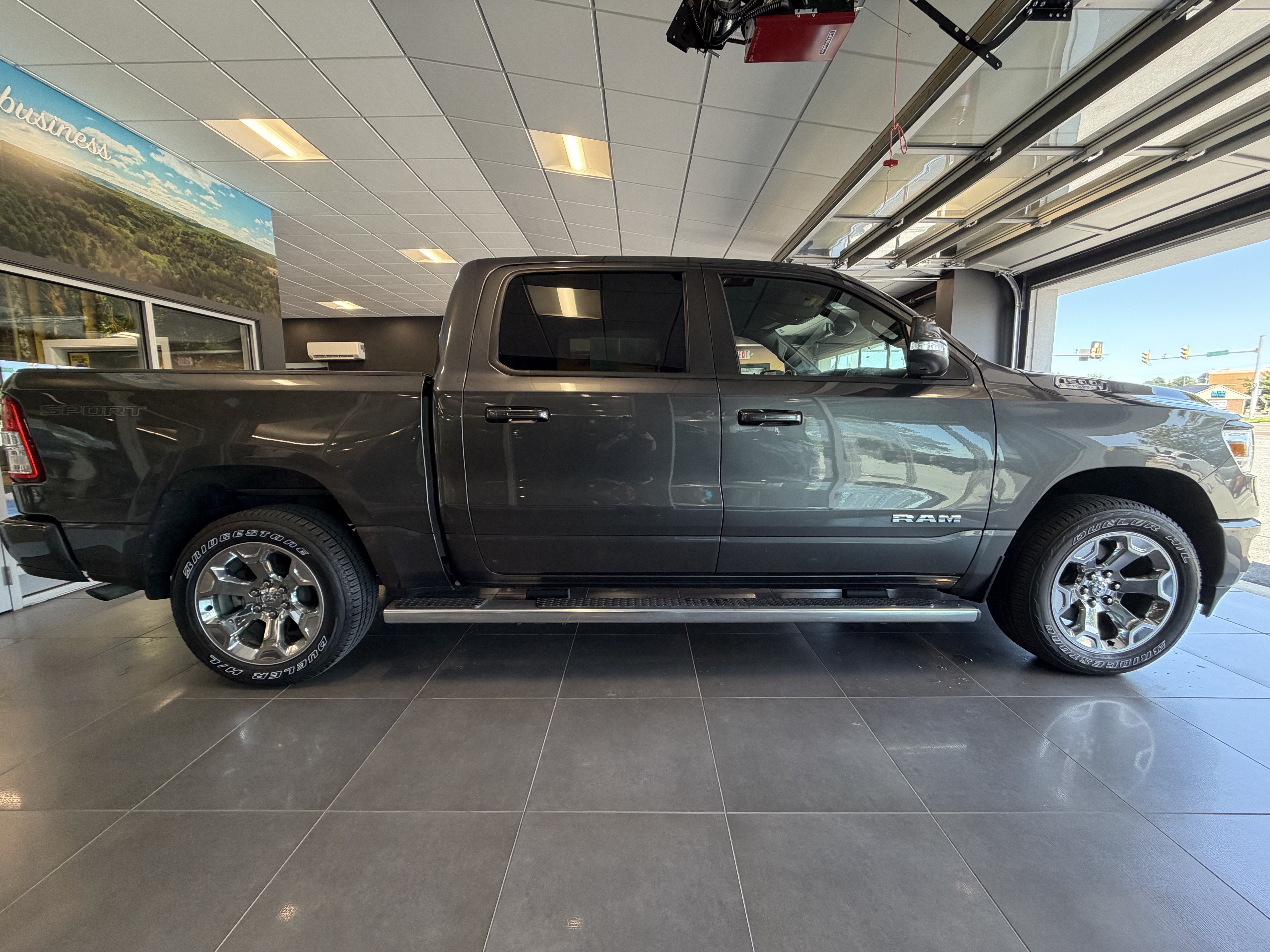 2022 RAM 1500 Big Horn Crew Cab 4x4 5'7' Box