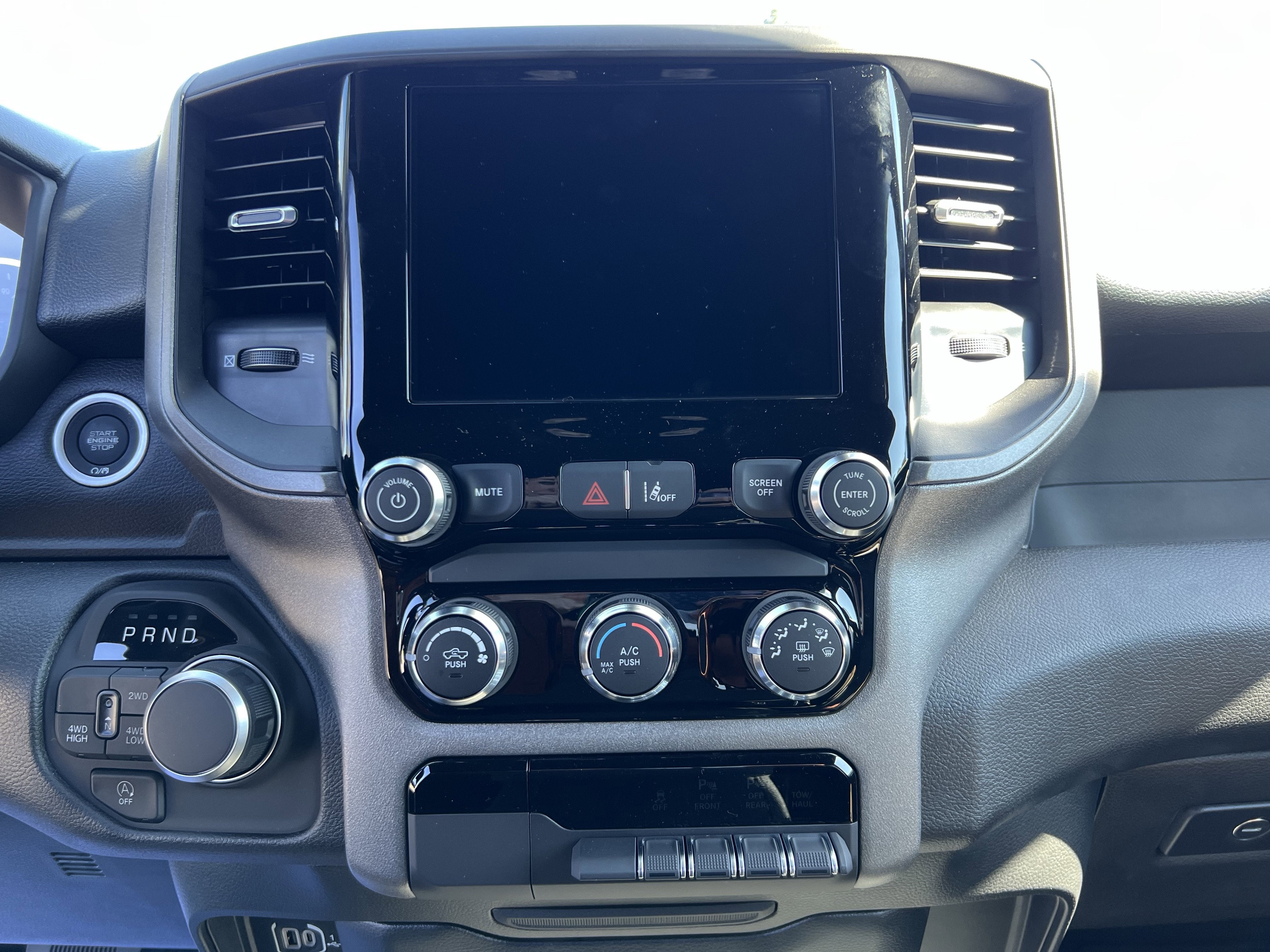 2025 RAM Ram 1500 RAM 1500 TRADESMAN CREW CAB 4X4 5'7' BOX