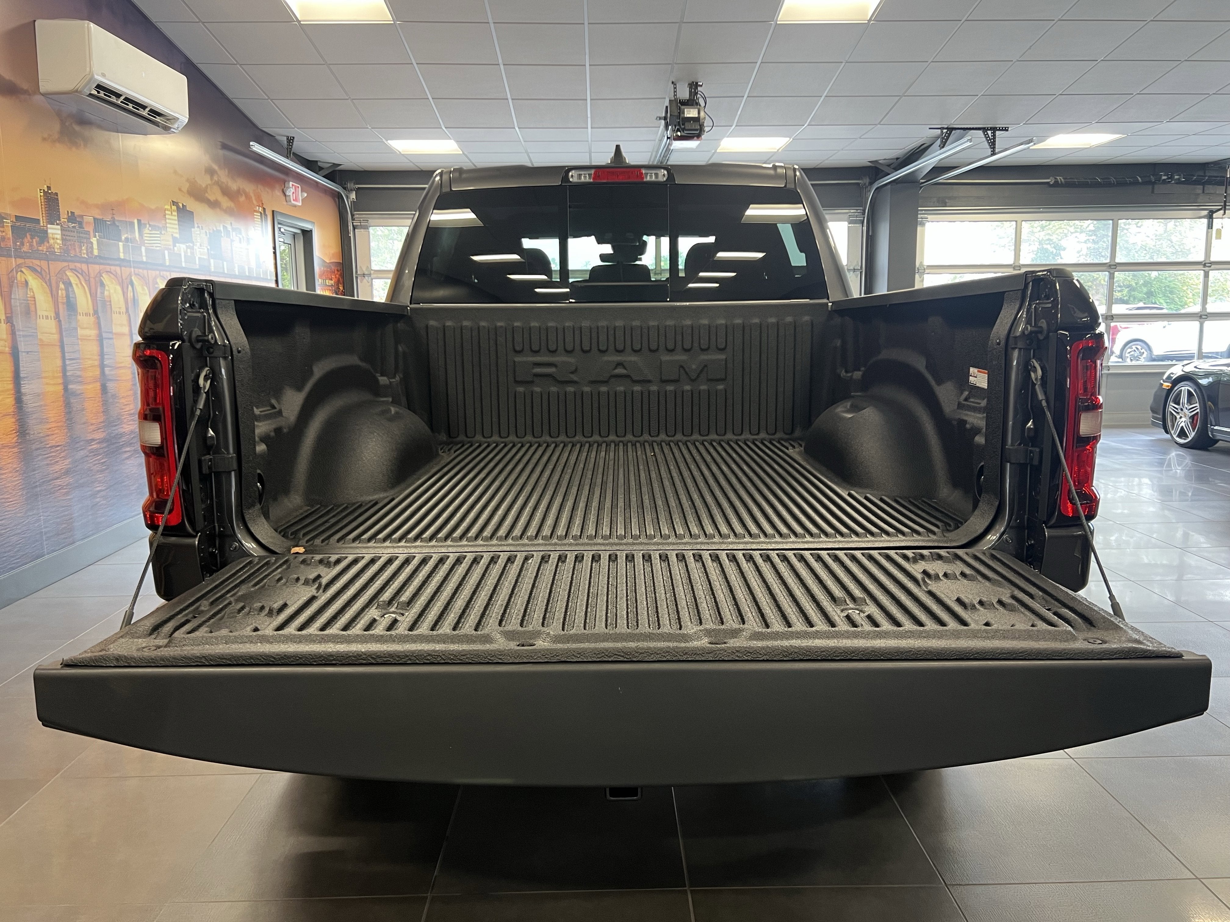 2025 RAM Ram 1500 RAM 1500 TRADESMAN CREW CAB 4X4 5'7' BOX