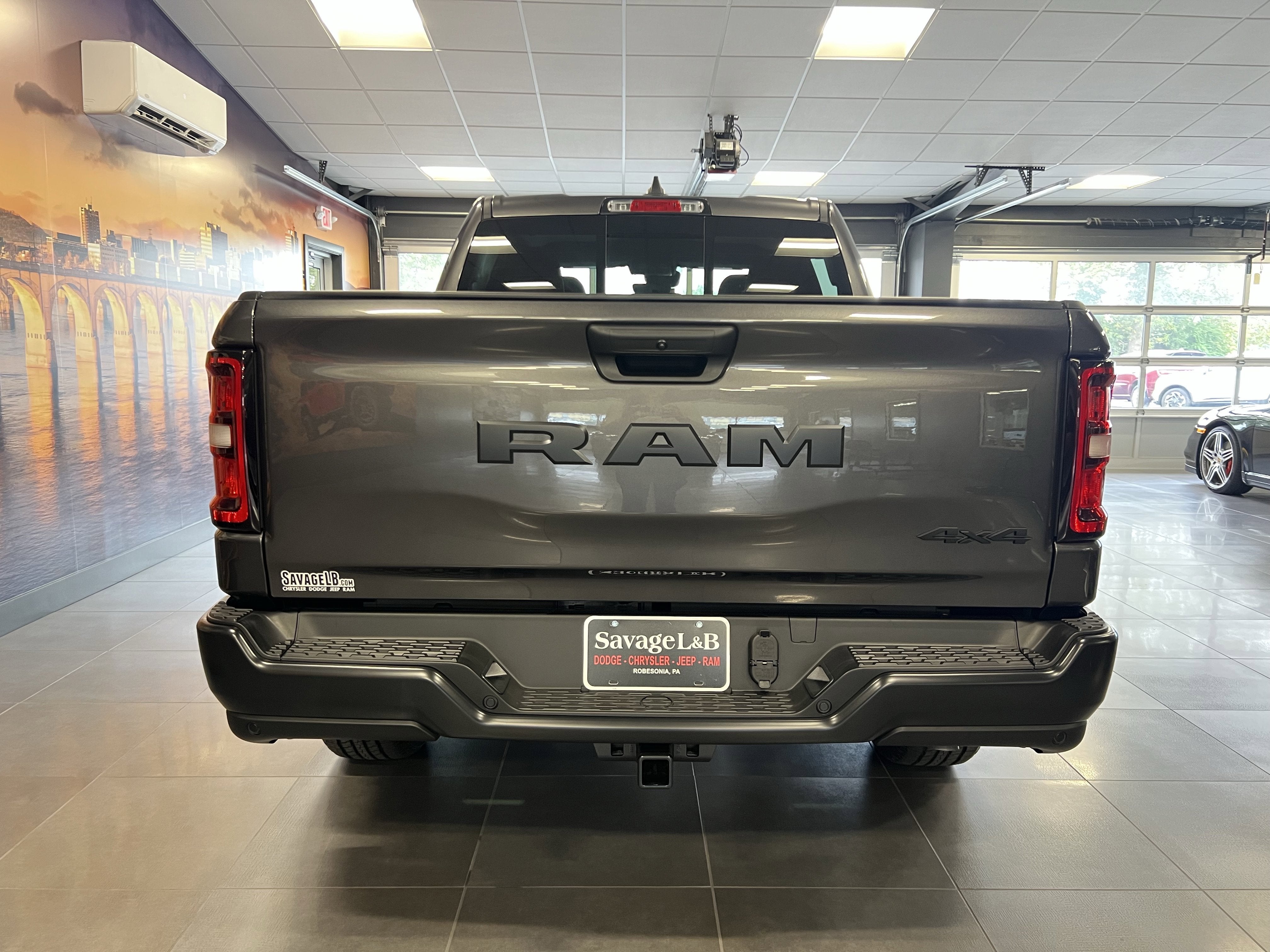 2025 RAM Ram 1500 RAM 1500 TRADESMAN CREW CAB 4X4 5'7' BOX