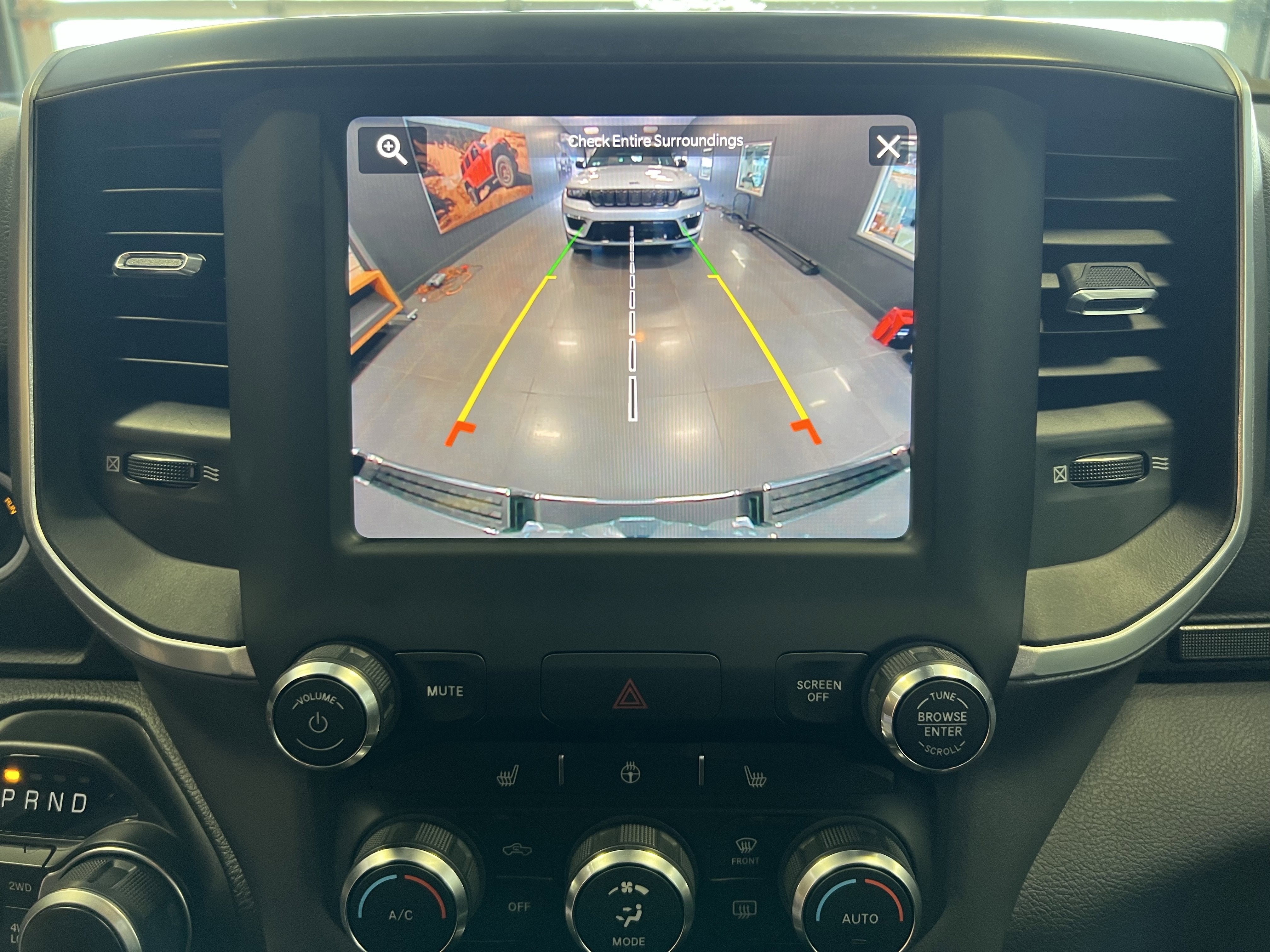 2022 RAM 1500 Big Horn Crew Cab 4x4 5'7' Box