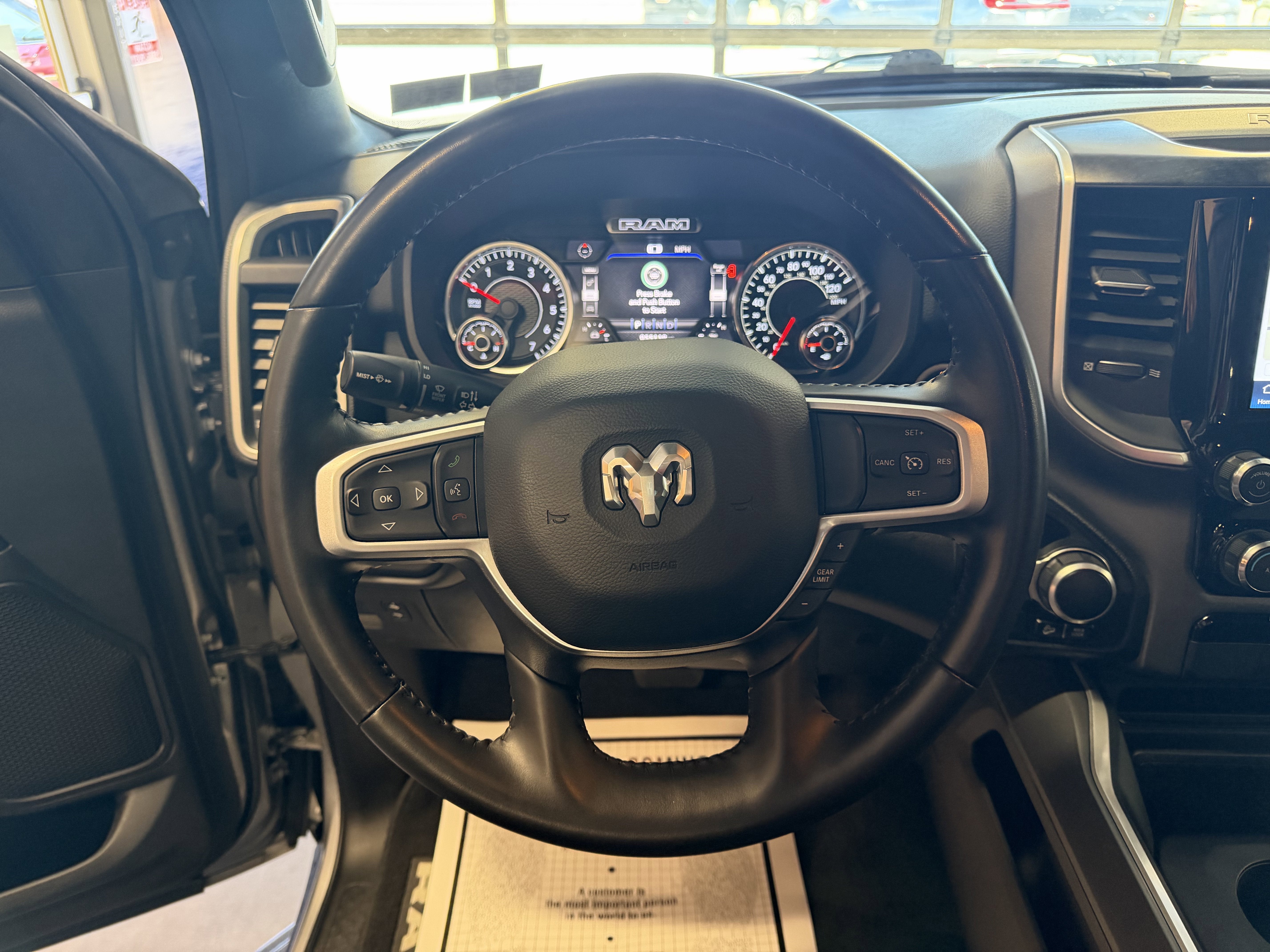 2022 RAM 1500 Big Horn Crew Cab 4x4 5'7' Box