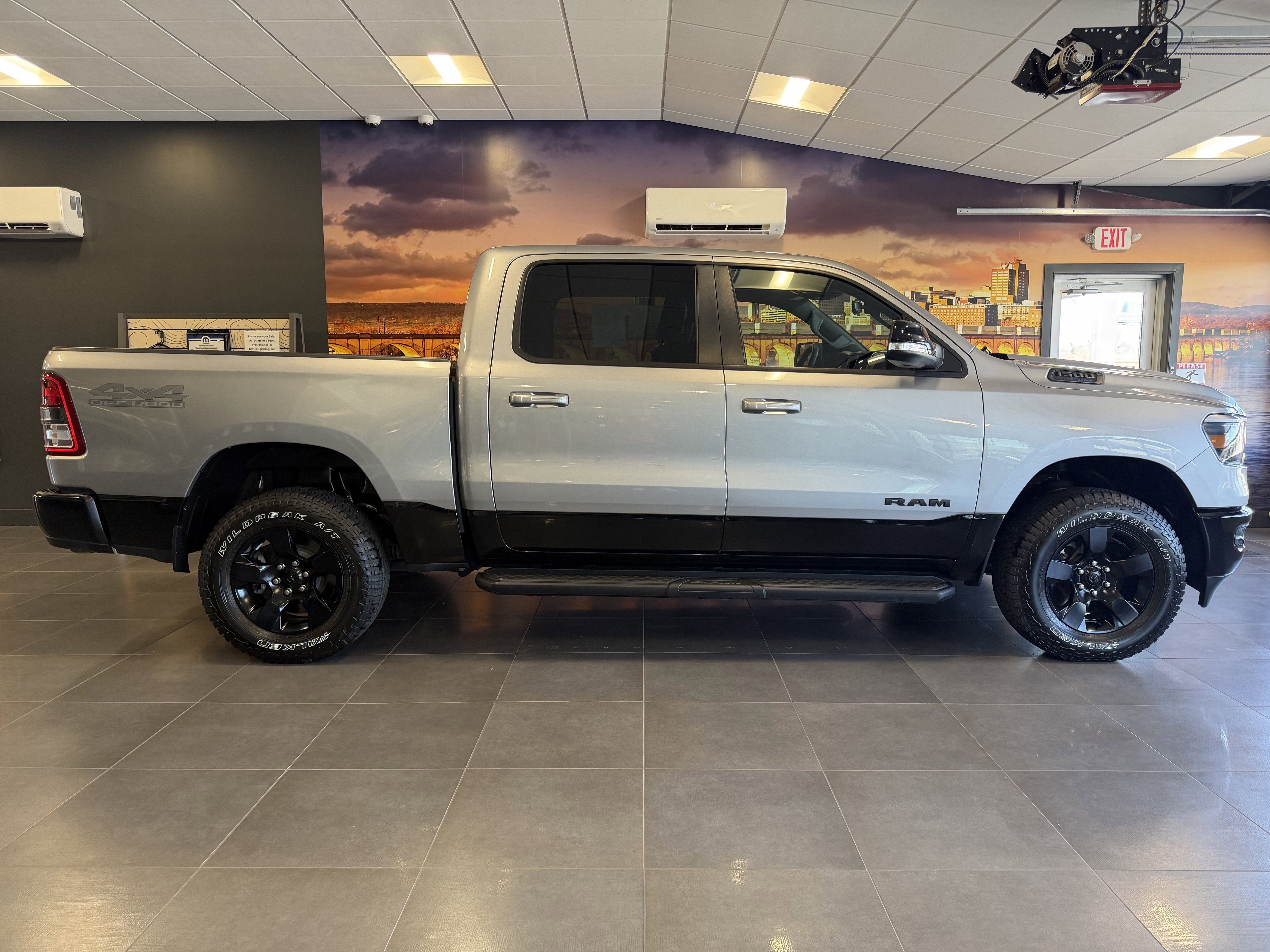 2022 RAM 1500 Big Horn Crew Cab 4x4 5'7' Box