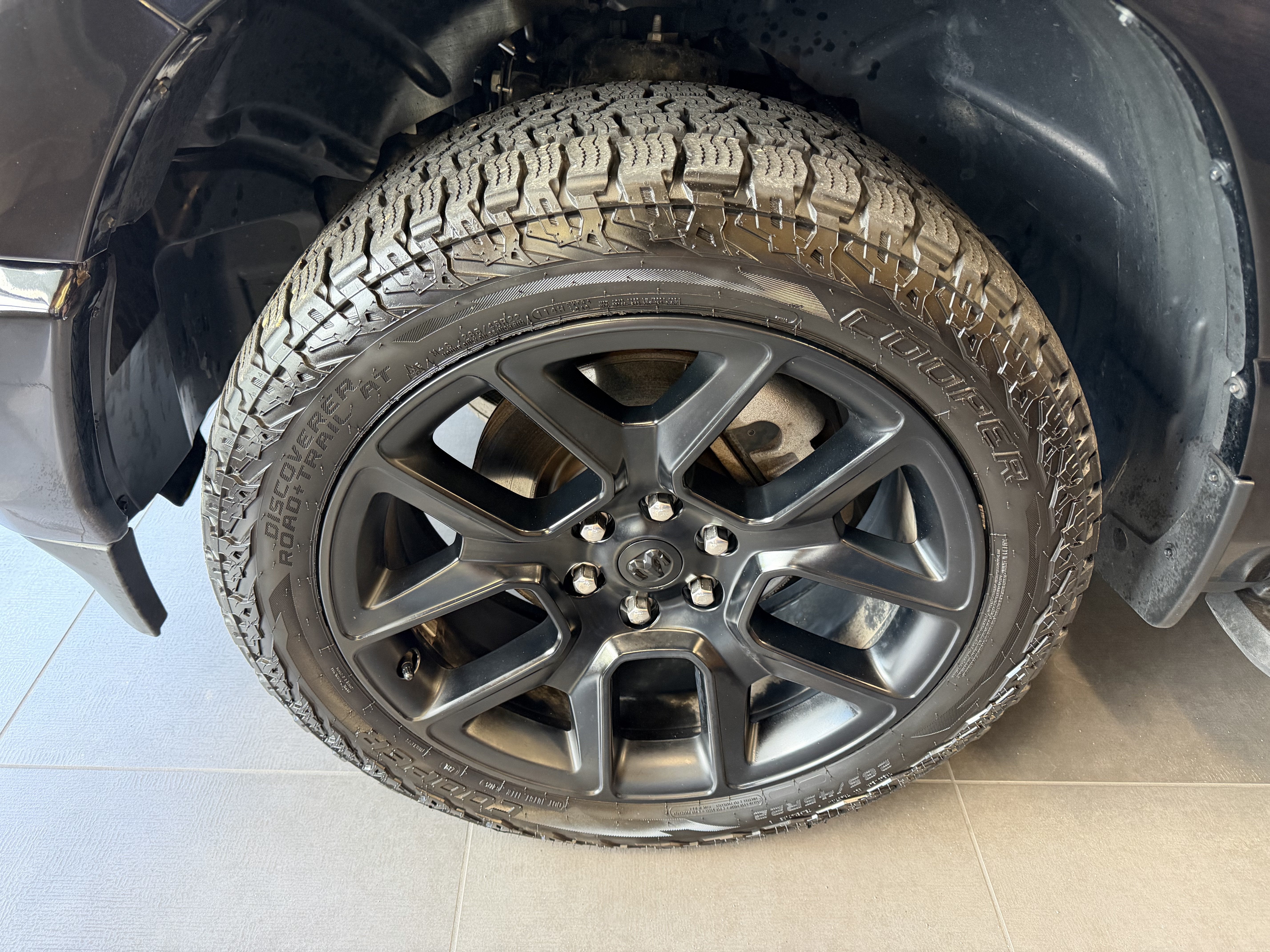 2024 RAM 1500 Laramie Crew Cab 4x4 5'7' Box